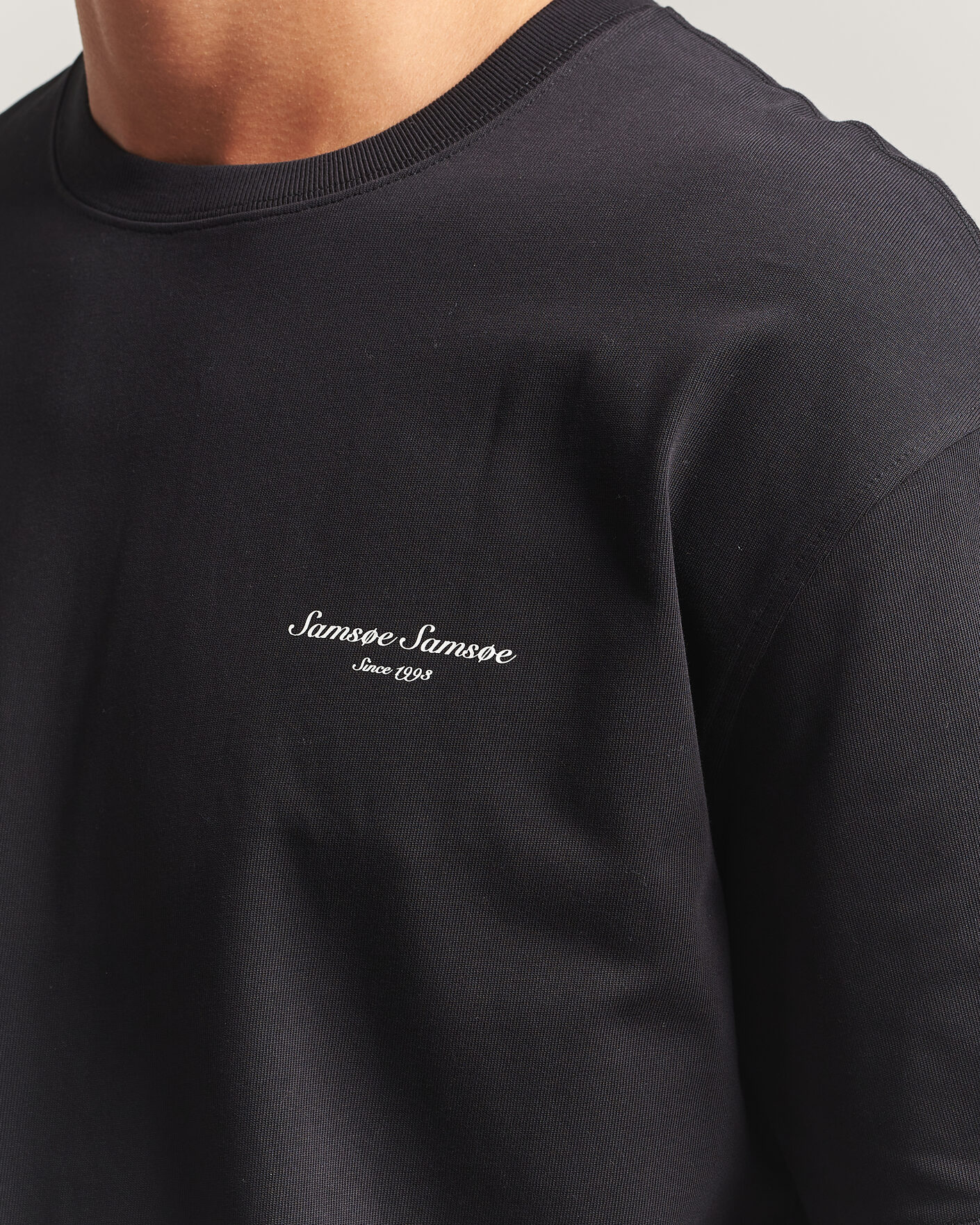 Herre | T-Shirts | Samsøe Samsøe | Uni Printed Crew Neck T-Shirt Black Building
