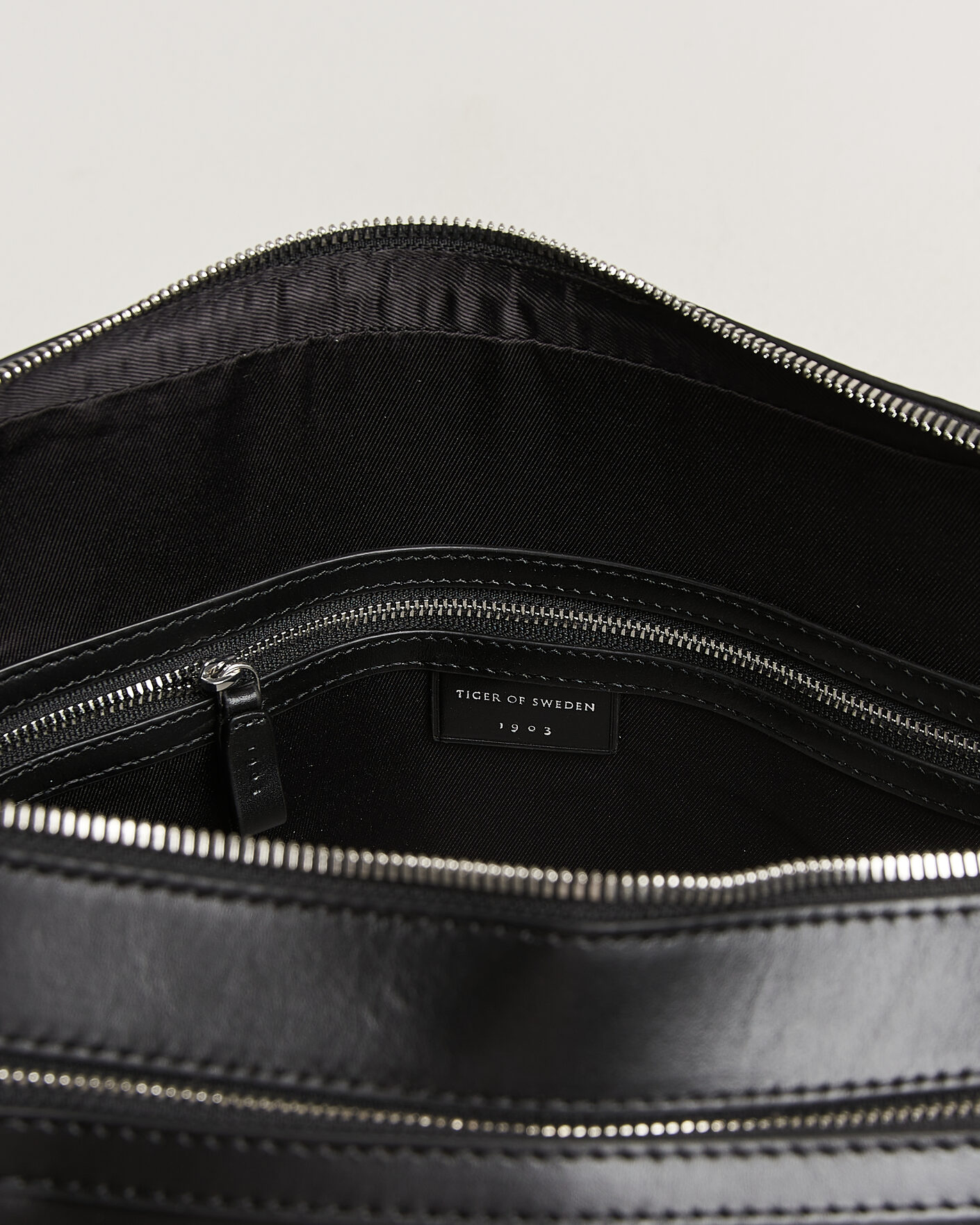 Herre | Vesker | Tiger of Sweden | Burin Smooth Leather Briefcase Black