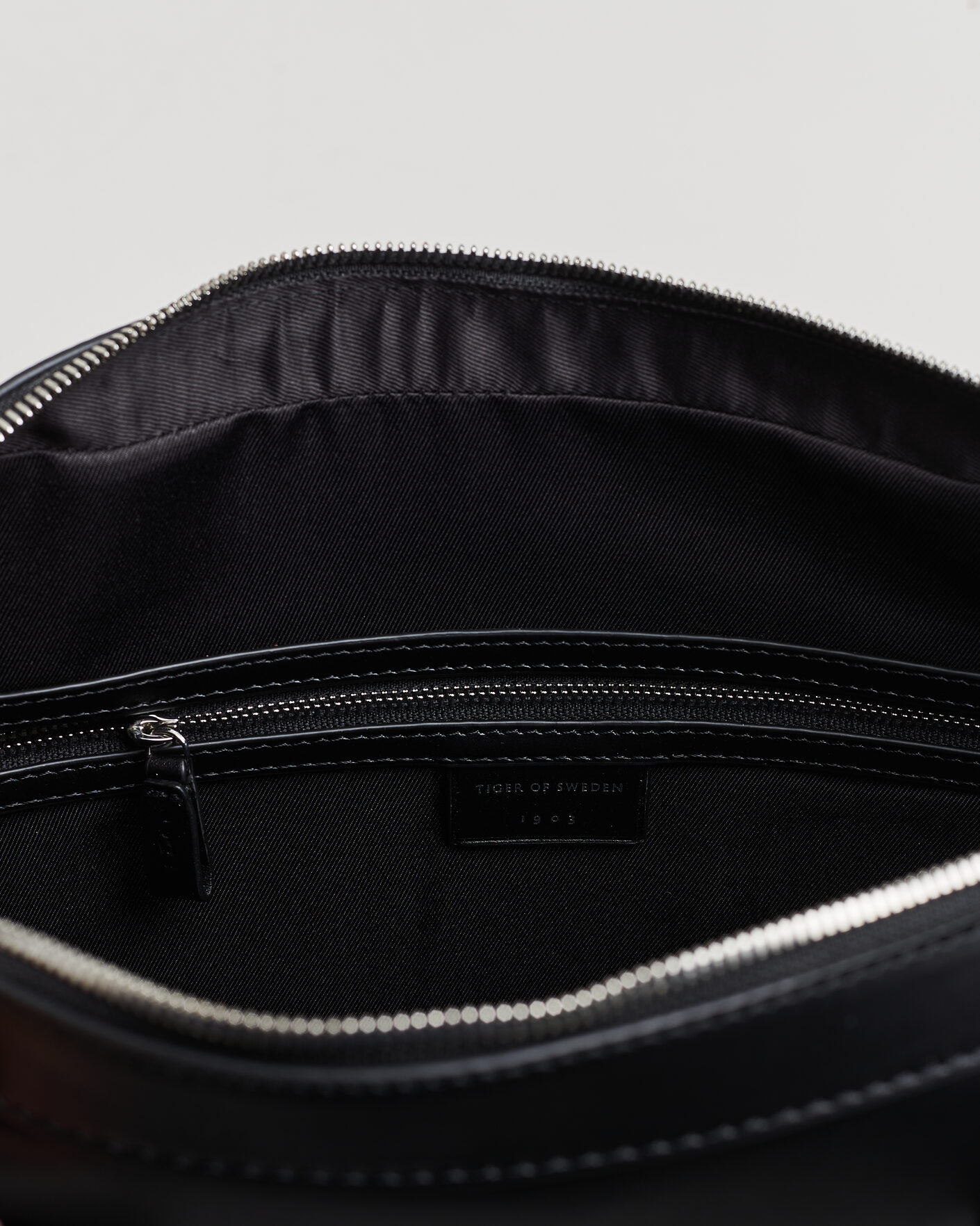 Herre | Vesker | Tiger of Sweden | Bosun Smooth Leather Briefcase Black