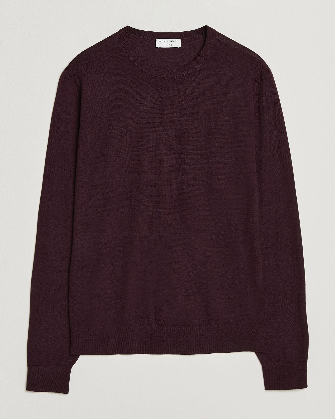 Herre | Gensere | Tiger of Sweden | Connor Extra Fine Merino Crew Neck Pullover Aubergine