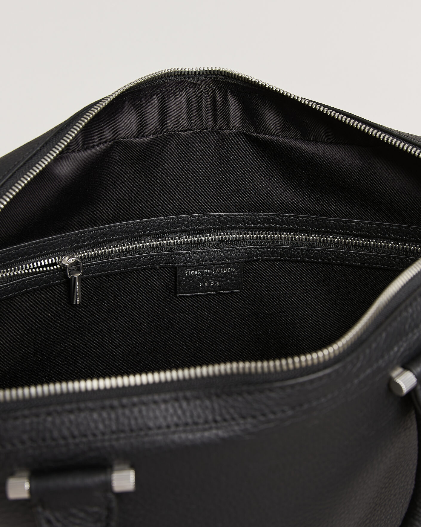 Herre | Vesker | Tiger of Sweden | Valise Grained Leather Briefcase Black