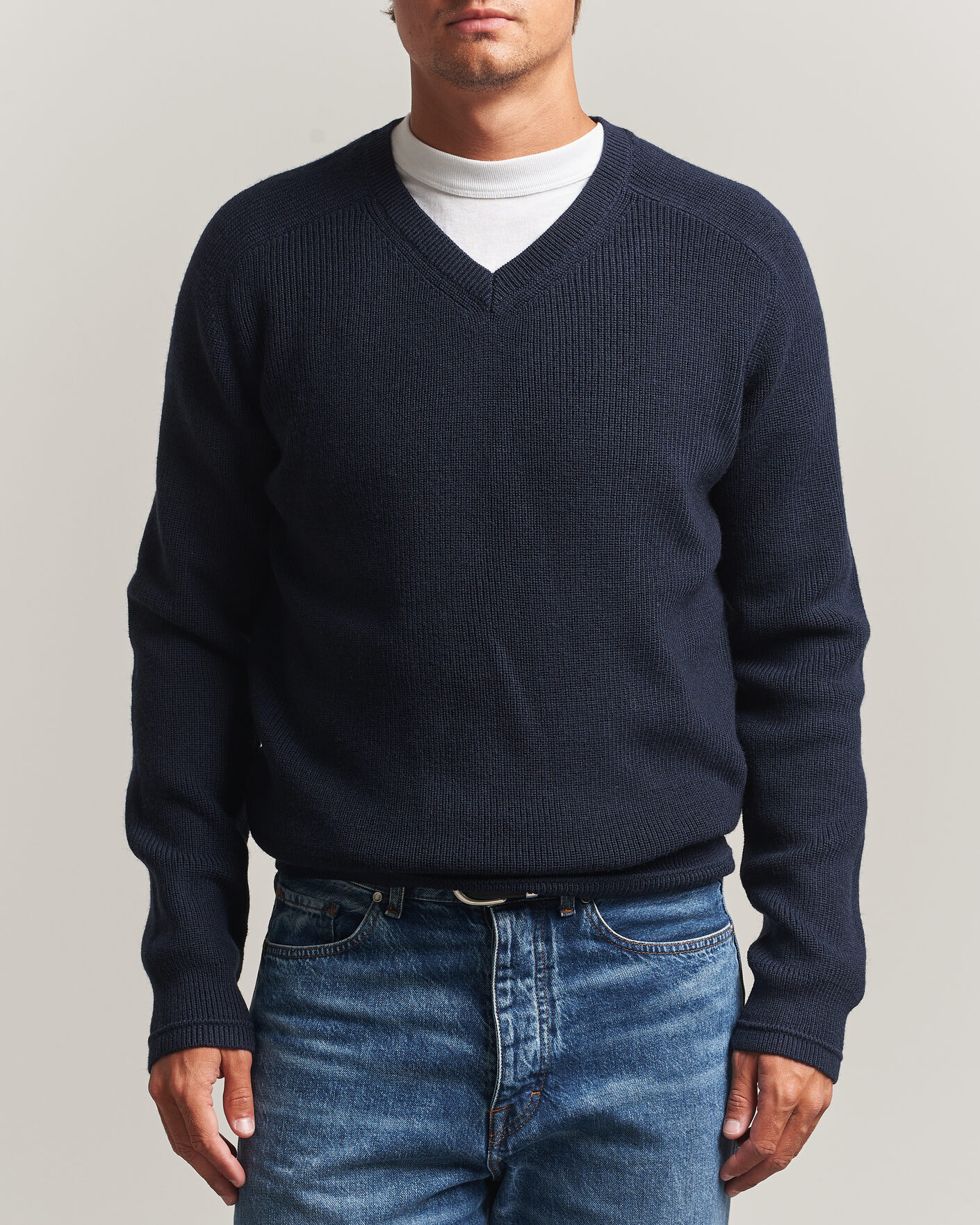 Herre | Gensere | Tiger of Sweden | Logan Wool Knitted V-Neck Night Grape