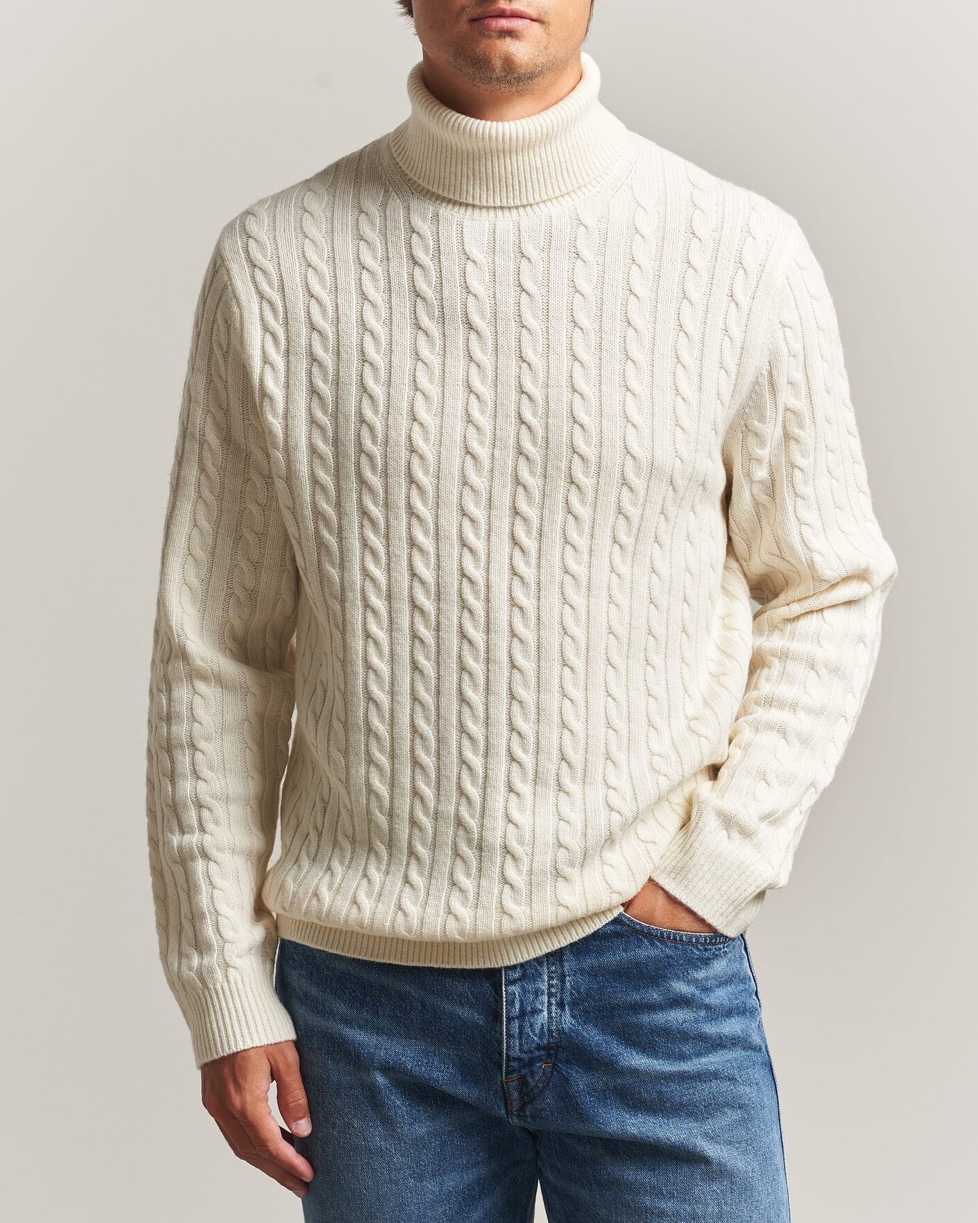 Herre | Gensere | Tiger of Sweden | Wilde Wool/Cashmere Cable Turtleneck Porcelain Cream