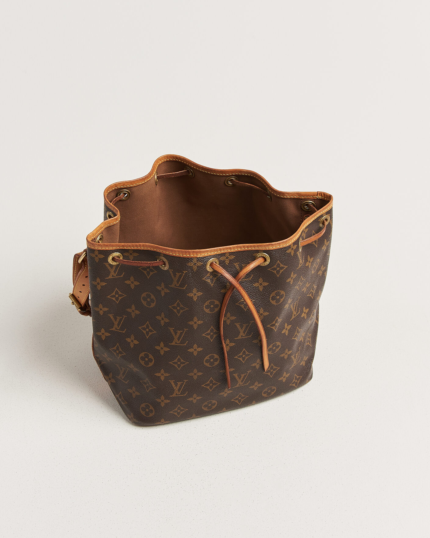Herre | Pre-Owned & Vintage Bags | Louis Vuitton Pre-Owned | Petit Noé Monogram