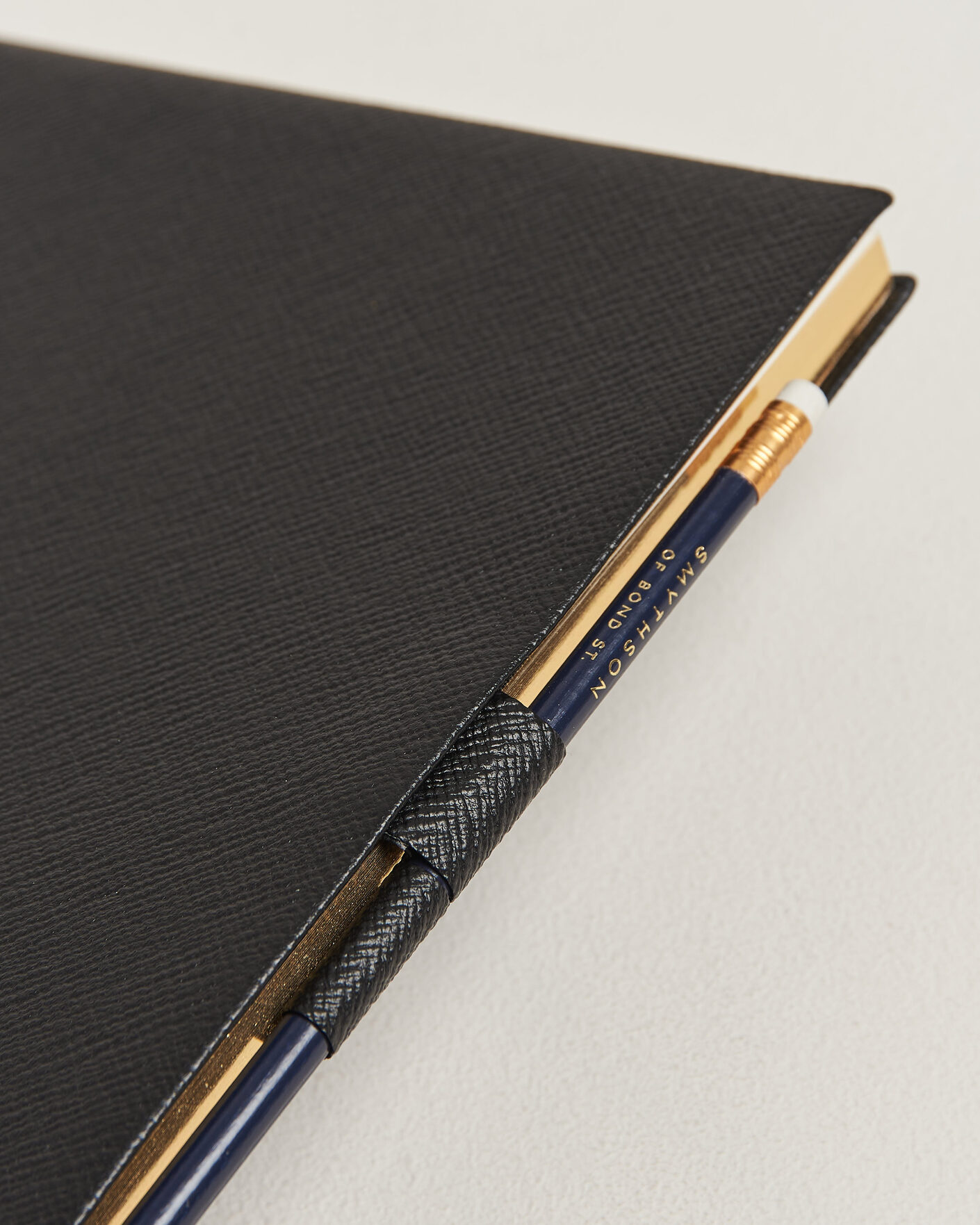 Herre | Notatbøker | Smythson | Pastegrain Sketchbook Black