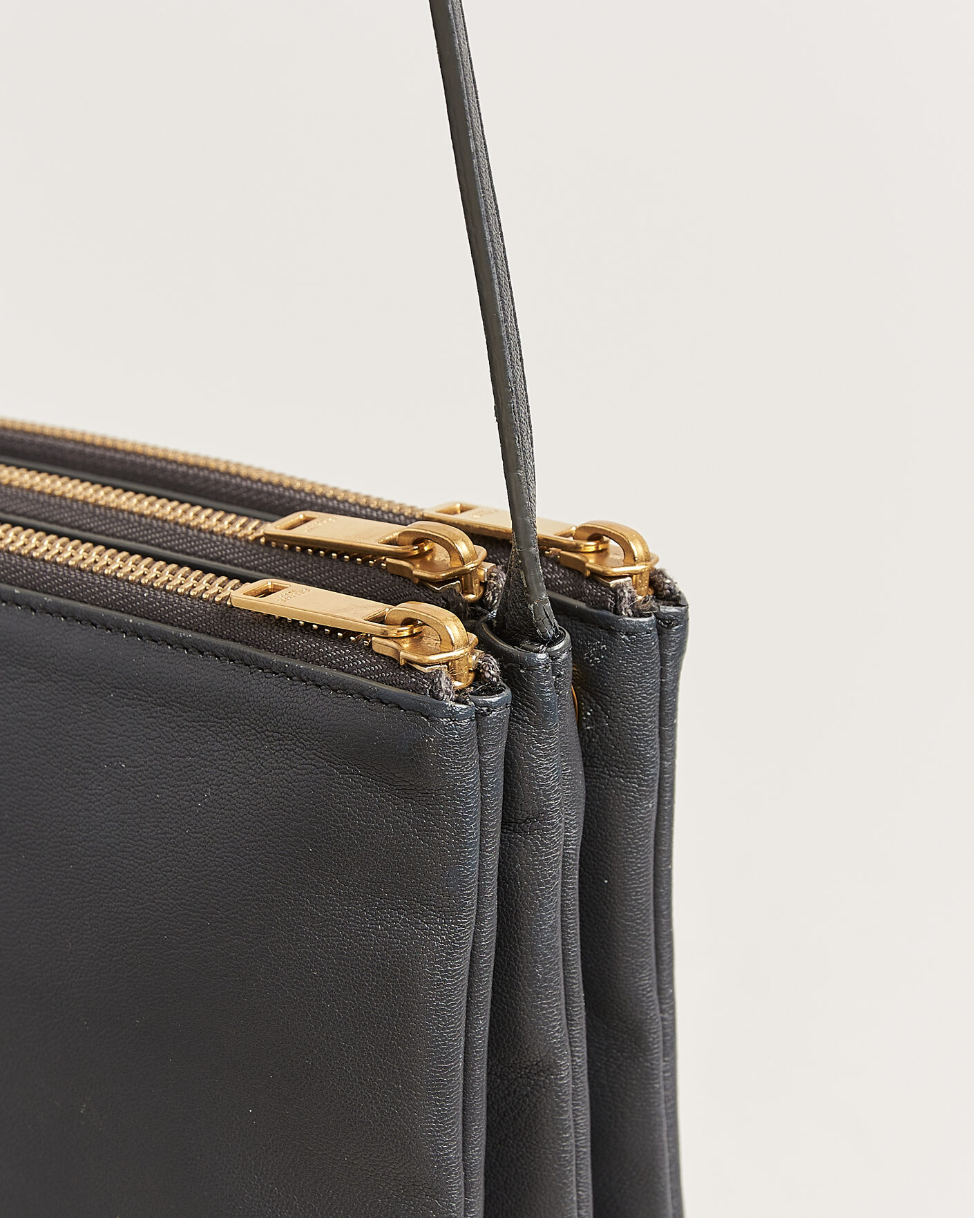 Herre | Pre-Owned & Vintage Bags | Celine Pre-Owned | Trio Bag Small Grey