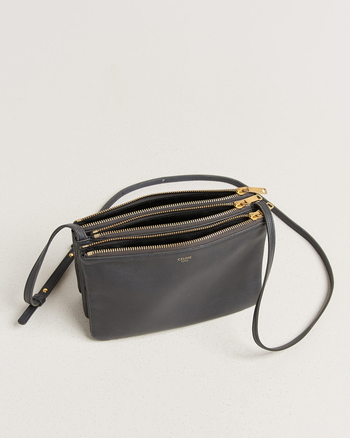 Herre | Pre-Owned & Vintage Bags | Celine Pre-Owned | Trio Bag Small Grey