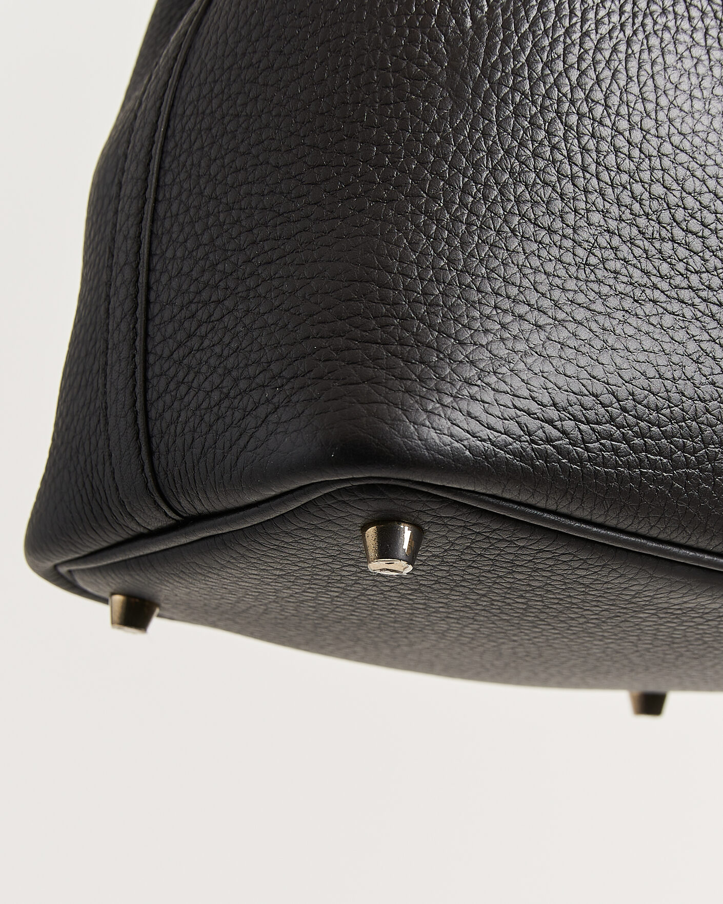 Herre | Pre-Owned & Vintage Bags | Hermès Pre-Owned | Picotin Lock 18 Black