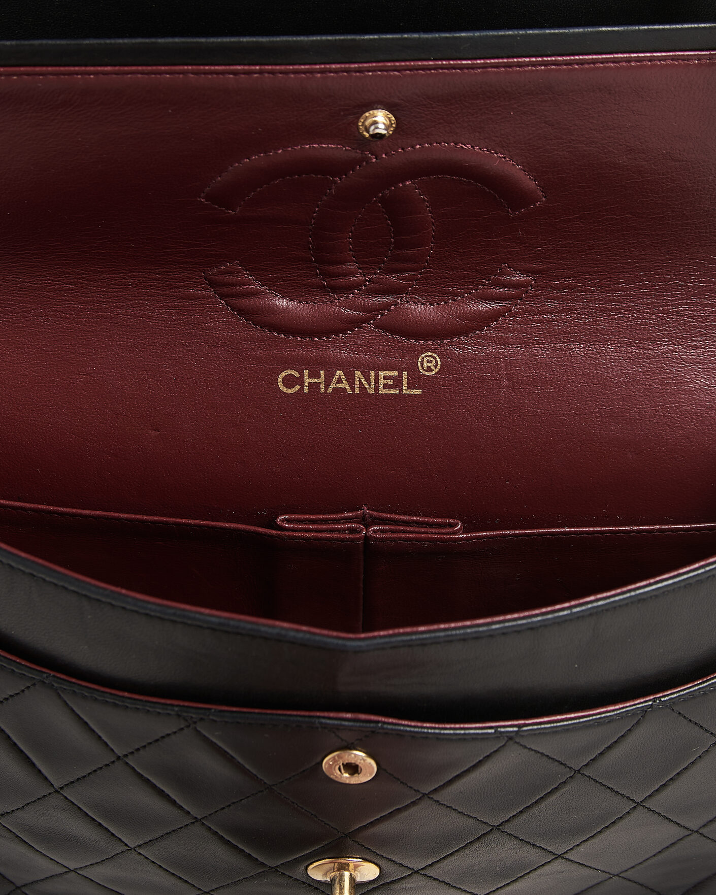 Herre | Pre-Owned & Vintage Bags | Chanel Pre-Owned | Classic Medium Double Flap Bag Lambskin Black