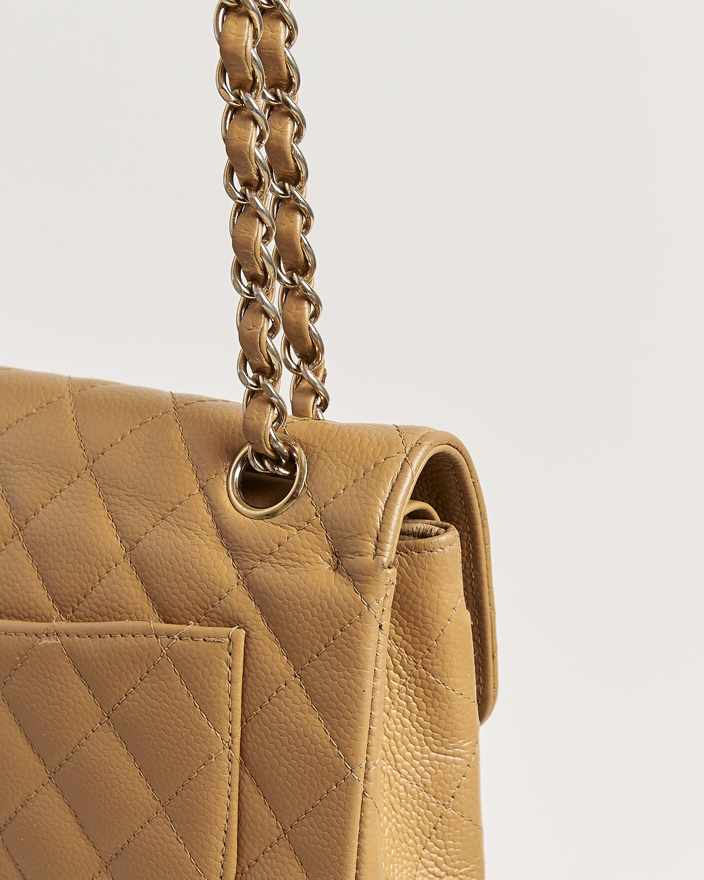 Herre | Pre-Owned & Vintage Bags | Chanel Pre-Owned | Classic Small Double Flap Bag Caviar Leather Beige
