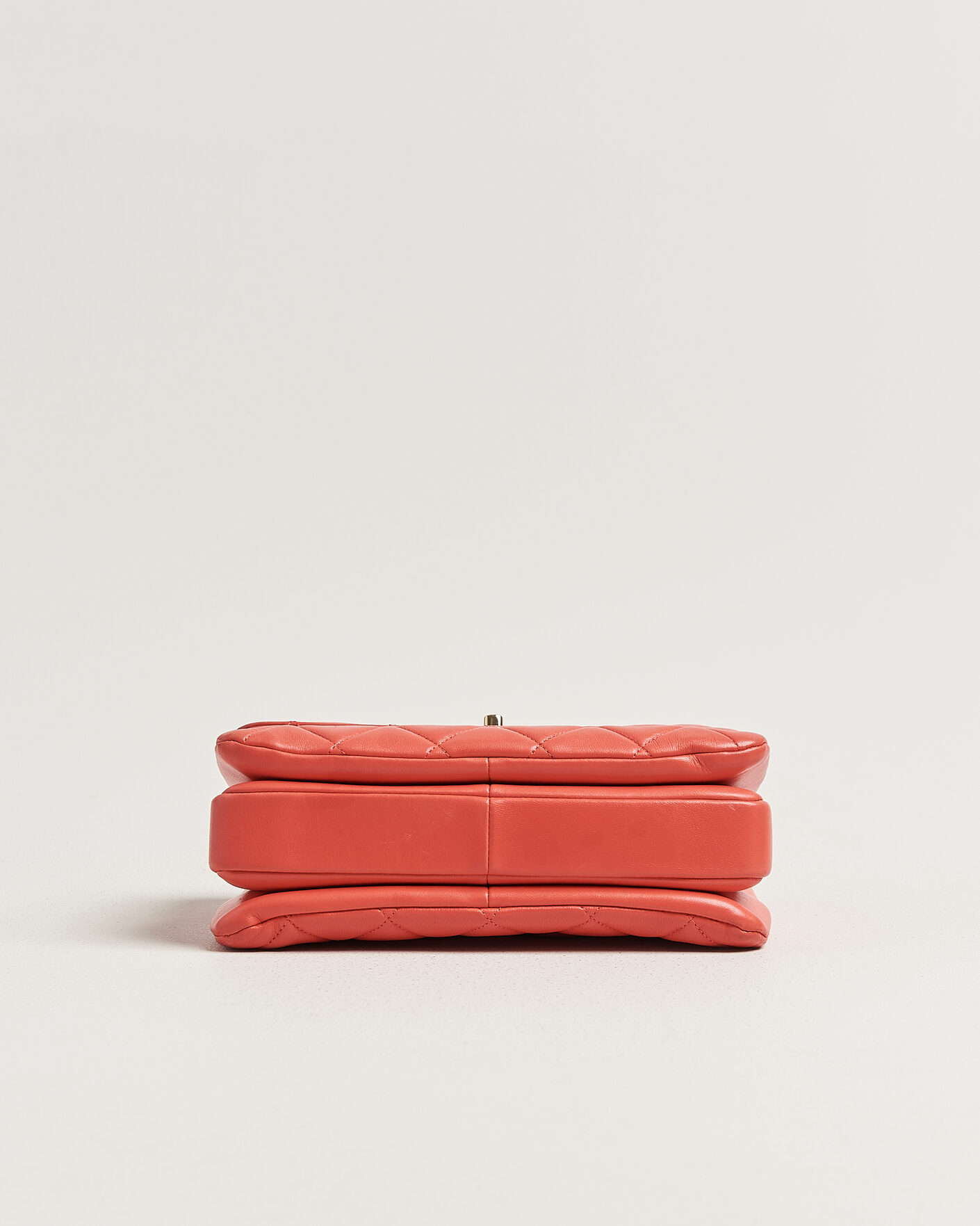 Herre | Pre-Owned & Vintage Bags | Chanel Pre-Owned | Trendy CC Top Handle Bag Coral