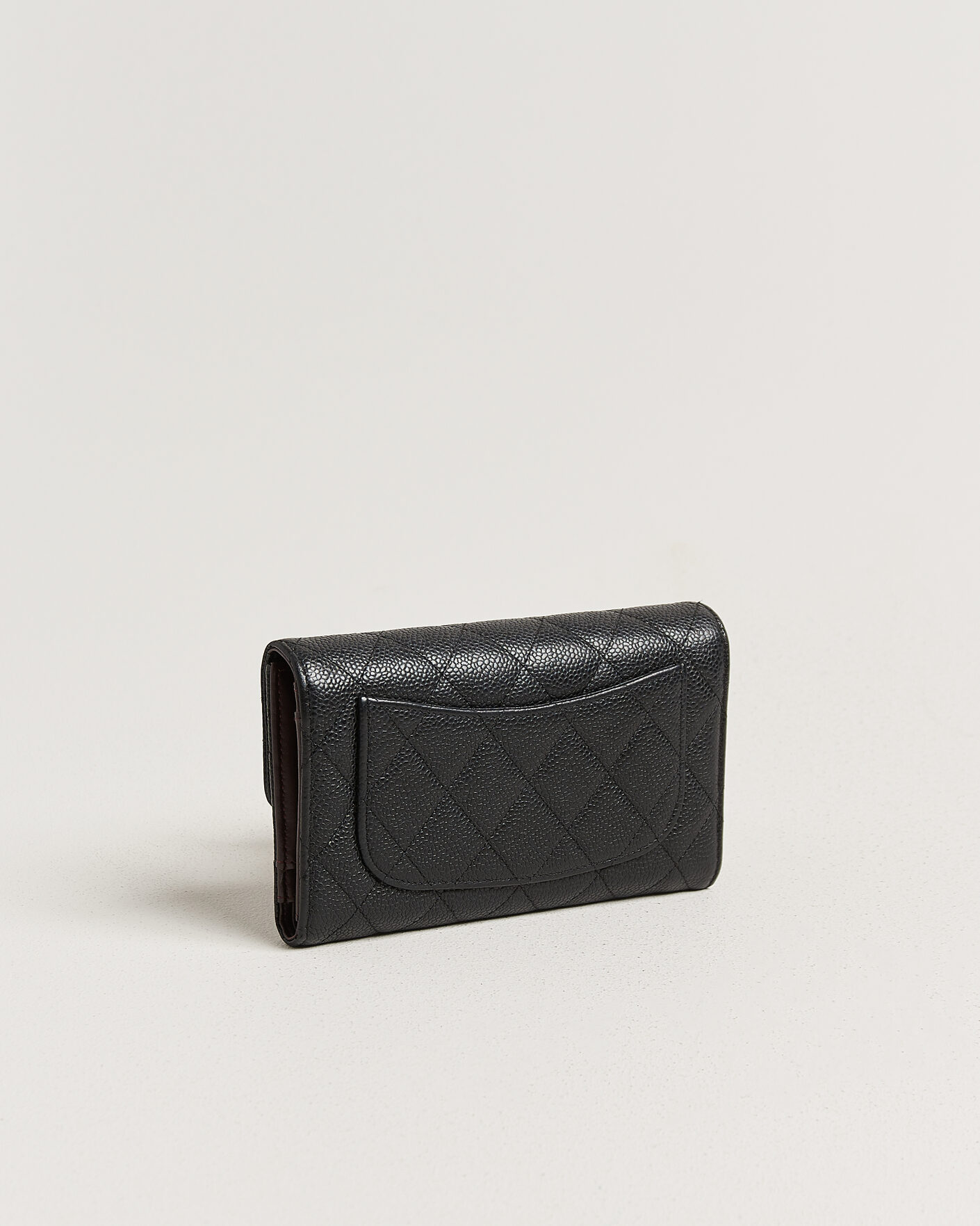 Herre | Pre-Owned & Vintage Bags | Chanel Pre-Owned | Classic Trifold Flap Wallet Caviar Leather Black