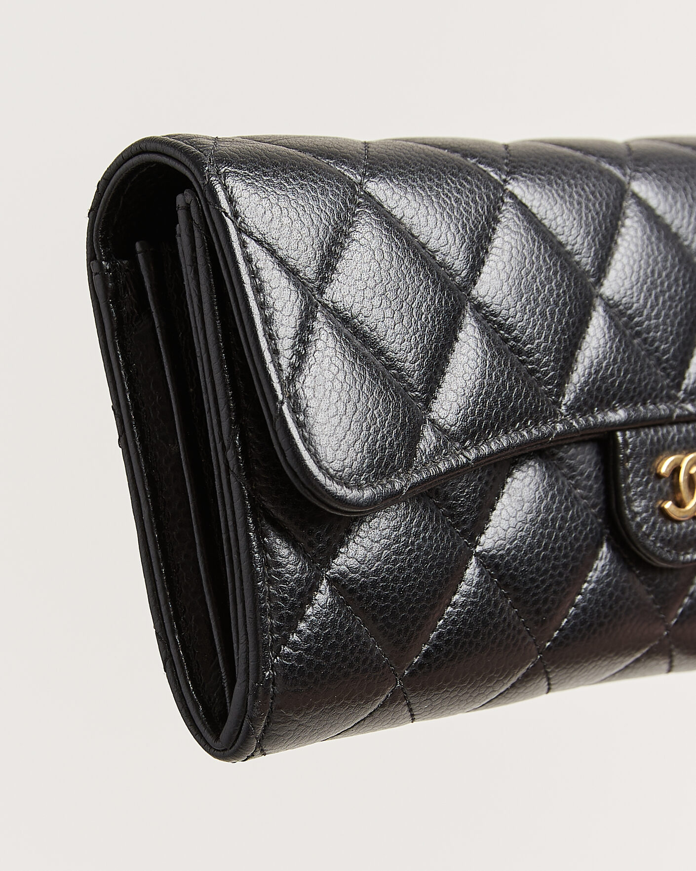 Herre | Pre-Owned & Vintage Bags | Chanel Pre-Owned | Classic  Long Flap Wallet Caviar Leather Black