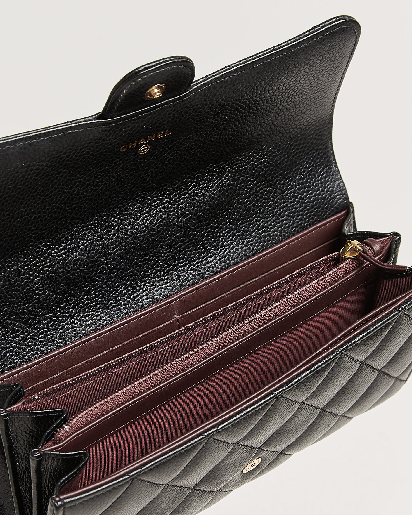 Herre | Pre-Owned & Vintage Bags | Chanel Pre-Owned | Classic  Long Flap Wallet Caviar Leather Black