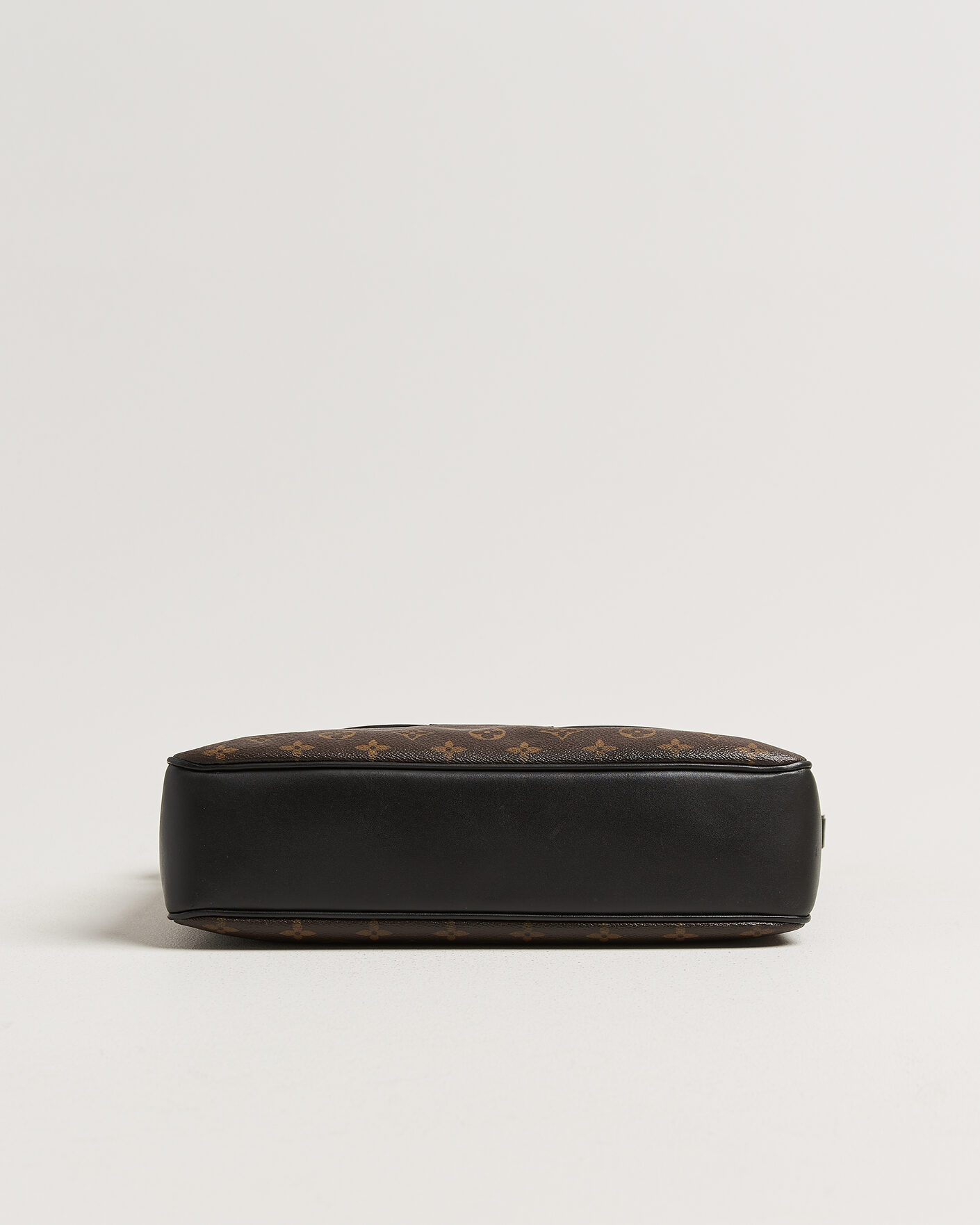 Herre | Pre-Owned & Vintage Bags | Louis Vuitton Pre-Owned | Abbesses Messenger Bag Monogram Macassar