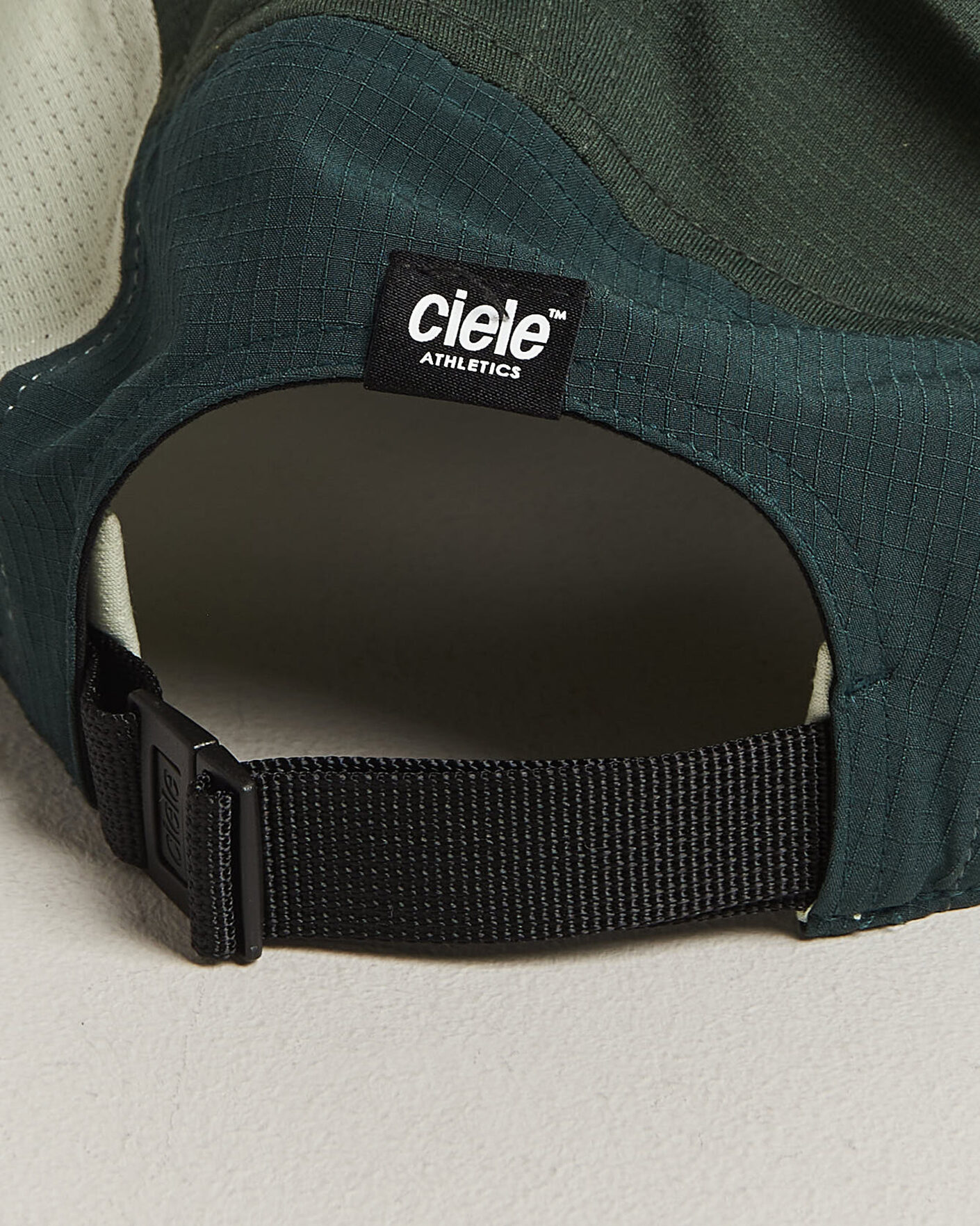 Herre | Hatter og capser | Ciele | GOCap Field Running Cap Spruce Light Moss