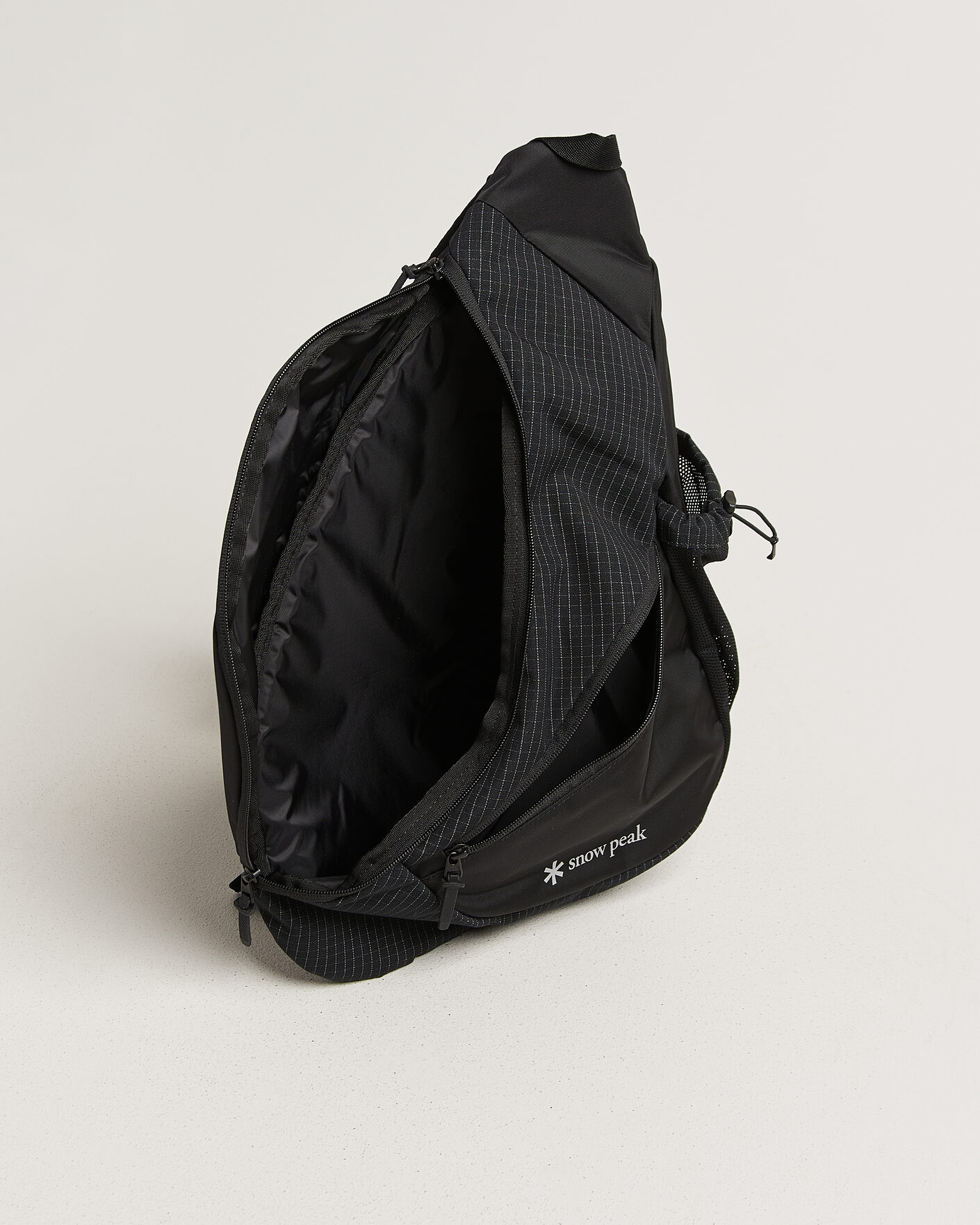 Herre | Vesker | Snow Peak | Grid Sling Bag Black