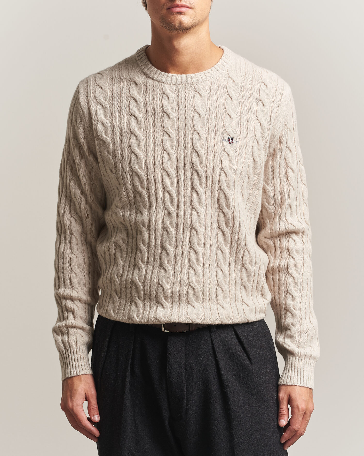 Herre | Gensere | Gant | Lambswool Cable Crew Neck Clay Beige