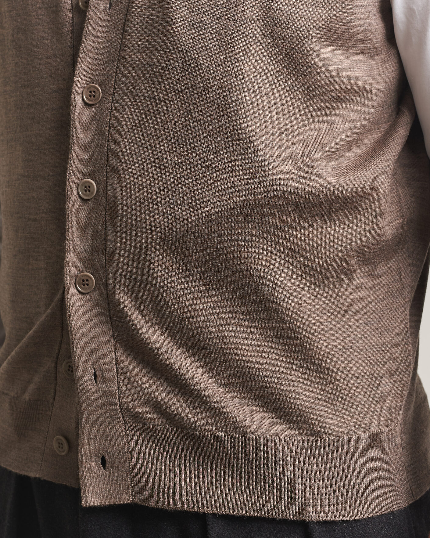 Herre | Gensere | John Smedley | Bolton Extra Fine Merino Waistcoat Mushroom Brown