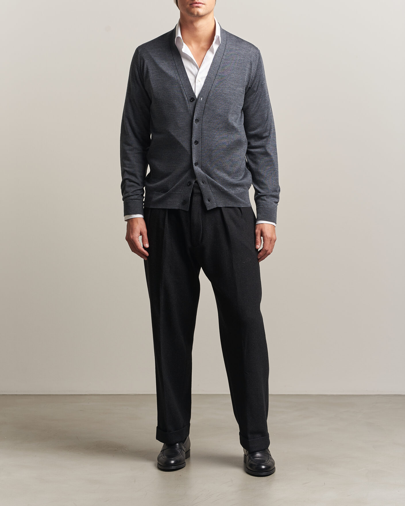 Herre | Gensere | John Smedley | Bradrick Extra Fine Merino Cardigan Charcoal