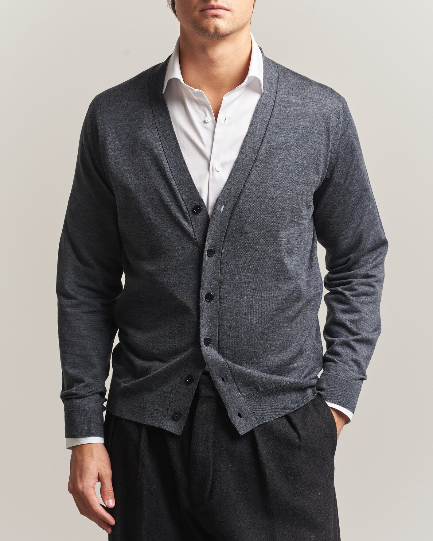 Herre | Gensere | John Smedley | Bradrick Extra Fine Merino Cardigan Charcoal