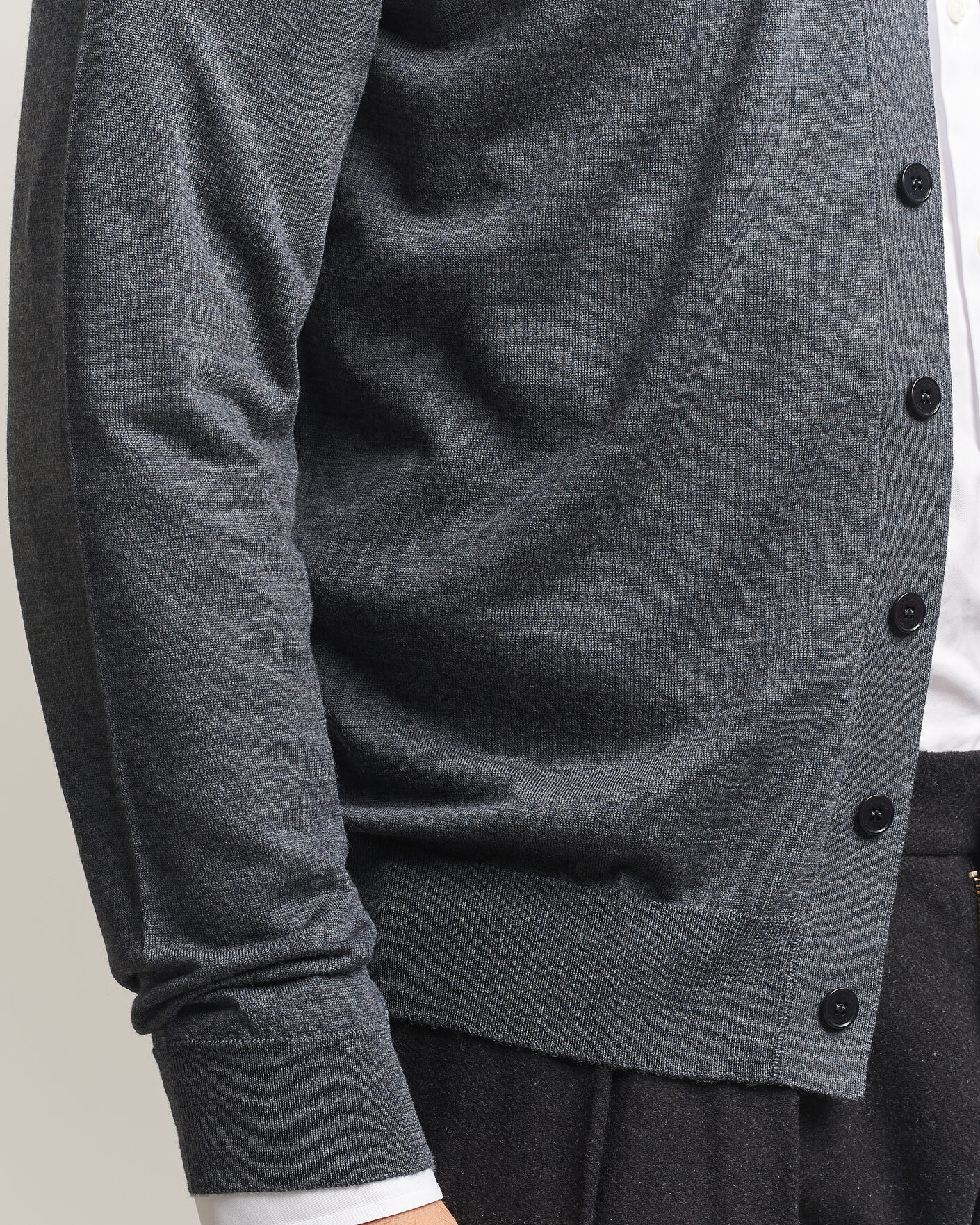 Herre | Gensere | John Smedley | Bradrick Extra Fine Merino Cardigan Charcoal