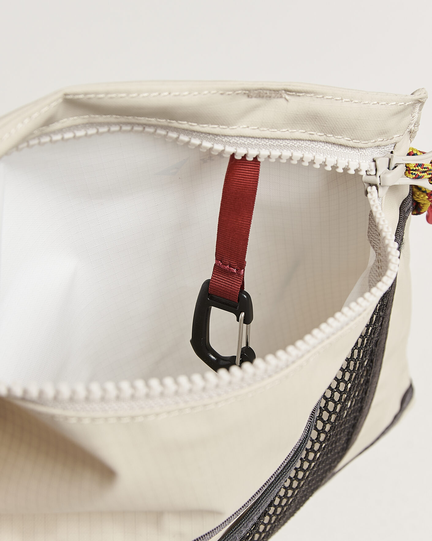 Herre | Vesker | Klättermusen | Hrid WP 1,5L Accessory Bag Silver Creme