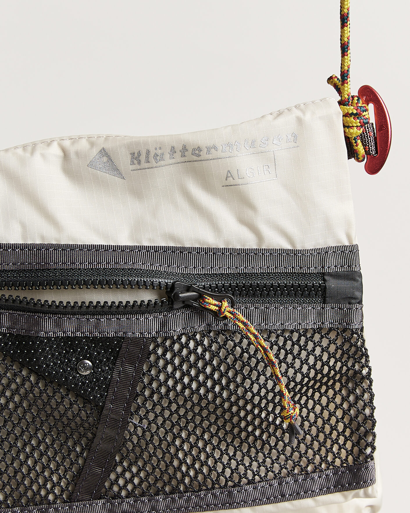 Herre | Vesker | Klättermusen | Algir Foldover Bag Putty Grey