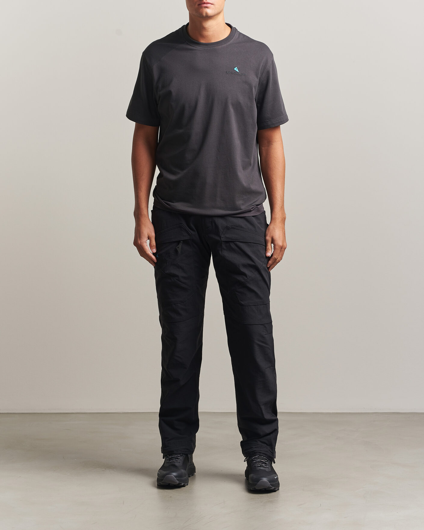 Herre | T-Shirts | Klättermusen | Root Logo T-Shirt Raven
