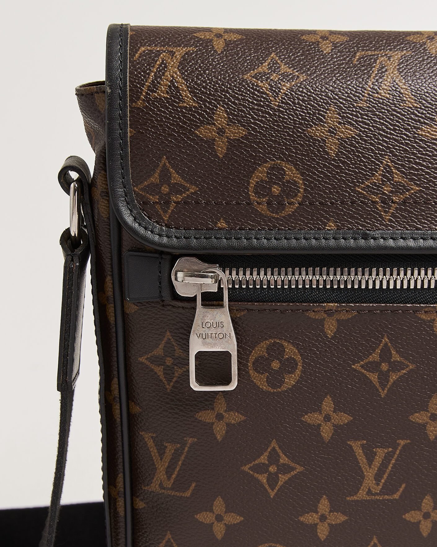 Herre | Pre-Owned & Vintage Bags | Louis Vuitton Pre-Owned | Messenger Bag Monogram Macassar
