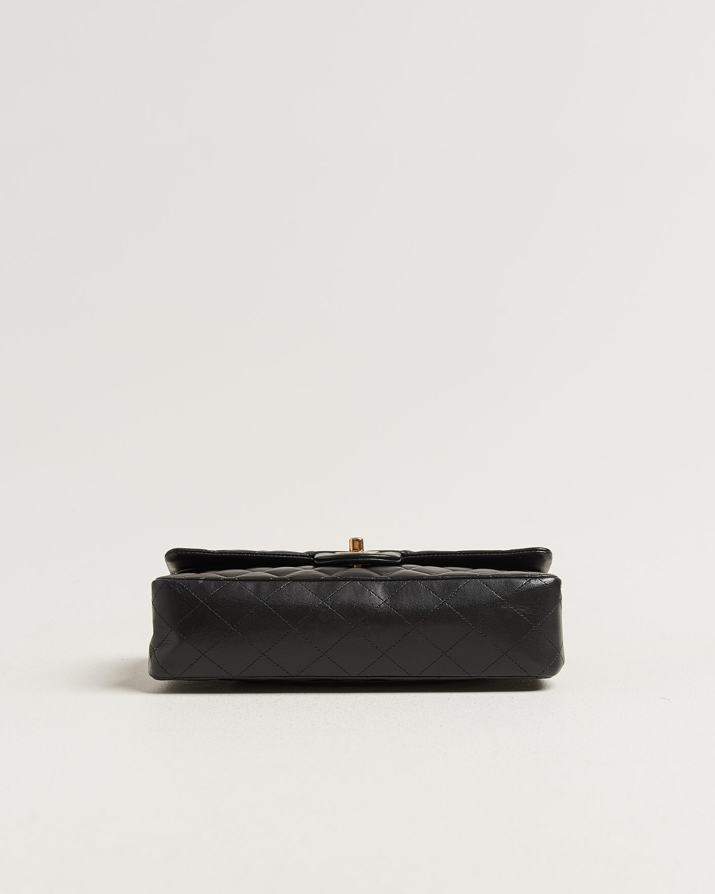 Herre | Chanel Pre-Owned Classic Medium Double Flap Bag Lambskin Black | Chanel Pre-Owned | Classic Medium Double Flap Bag Lambskin Black