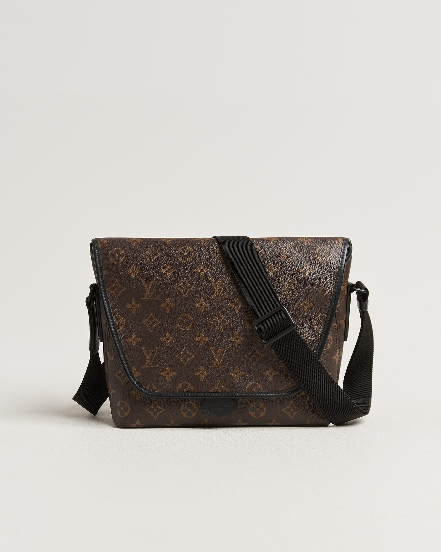 Herre | Pre-Owned & Vintage Bags | Louis Vuitton Pre-Owned | Messenger Bag Monogram Macassar