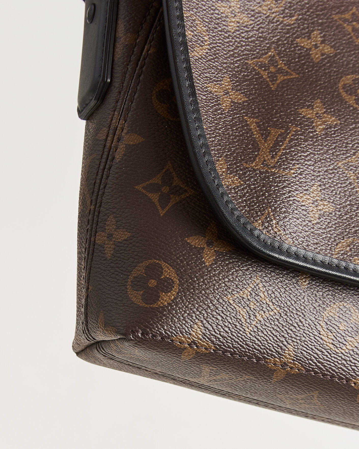 Herre | Pre-Owned & Vintage Bags | Louis Vuitton Pre-Owned | Messenger Bag Monogram Macassar