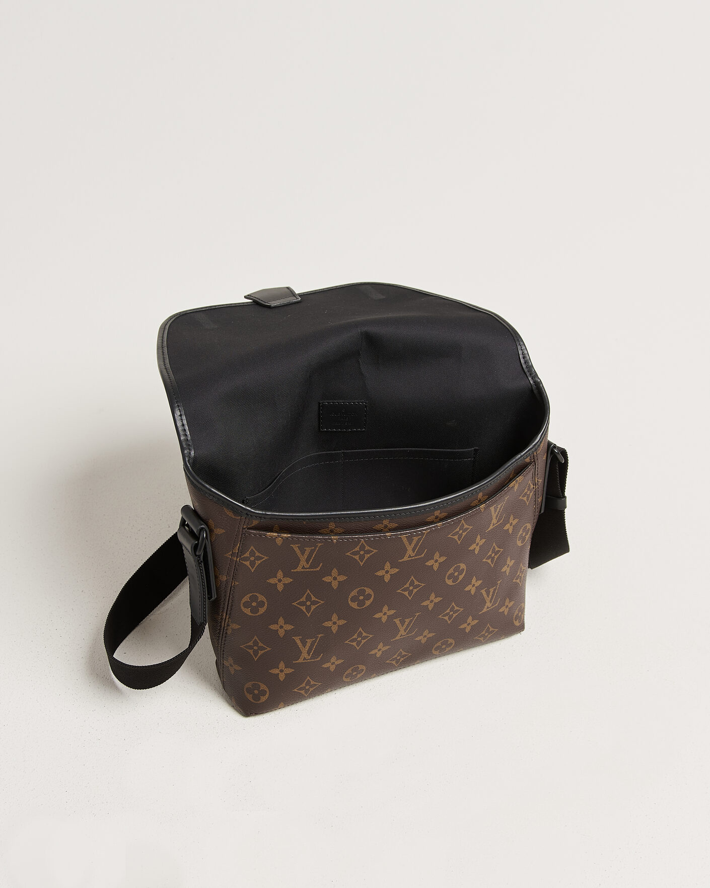 Herre | Pre-Owned & Vintage Bags | Louis Vuitton Pre-Owned | Messenger Bag Monogram Macassar