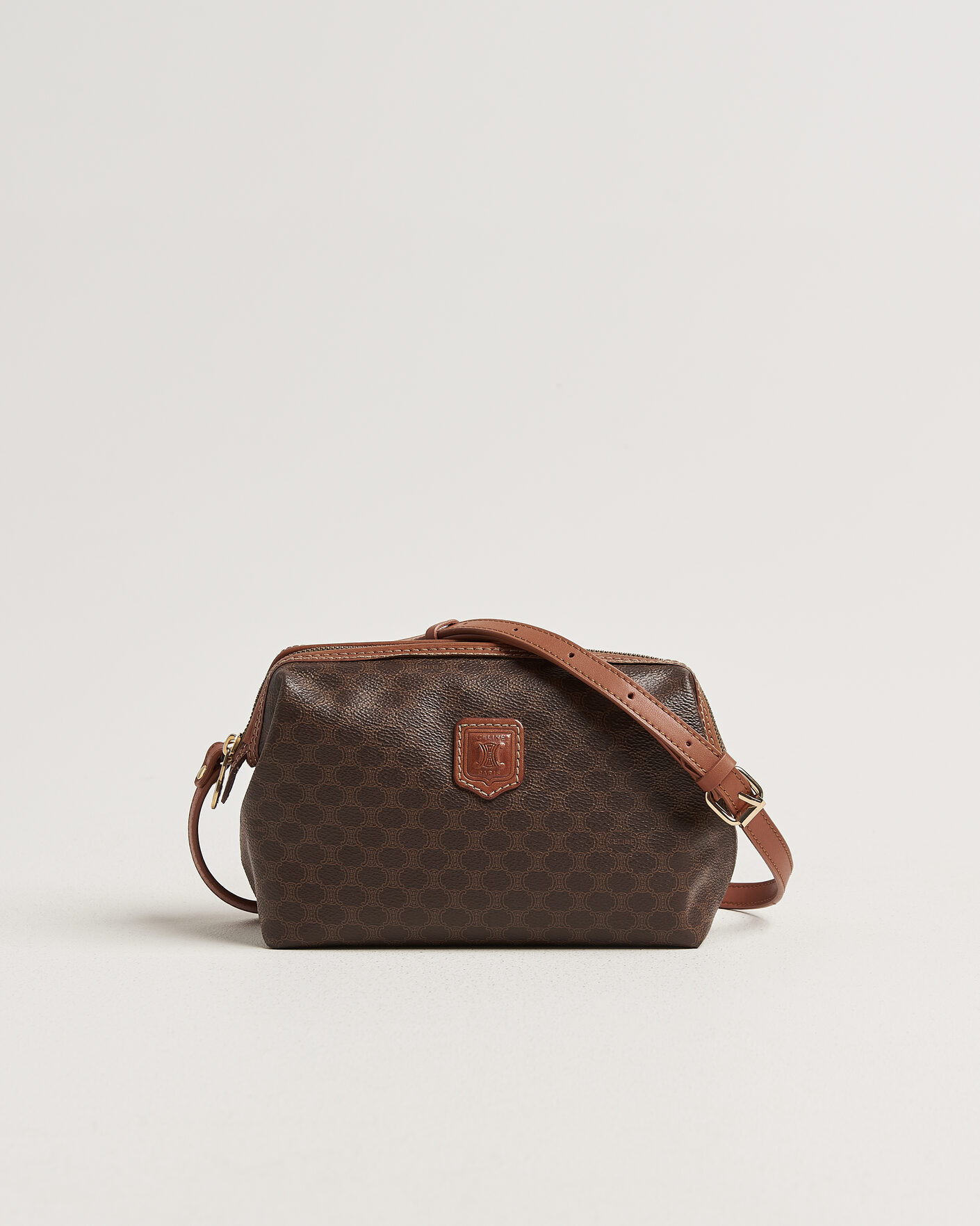 Herre | Pre-Owned & Vintage Bags | Celine Pre-Owned | Macadame Pouch Bag Monogram