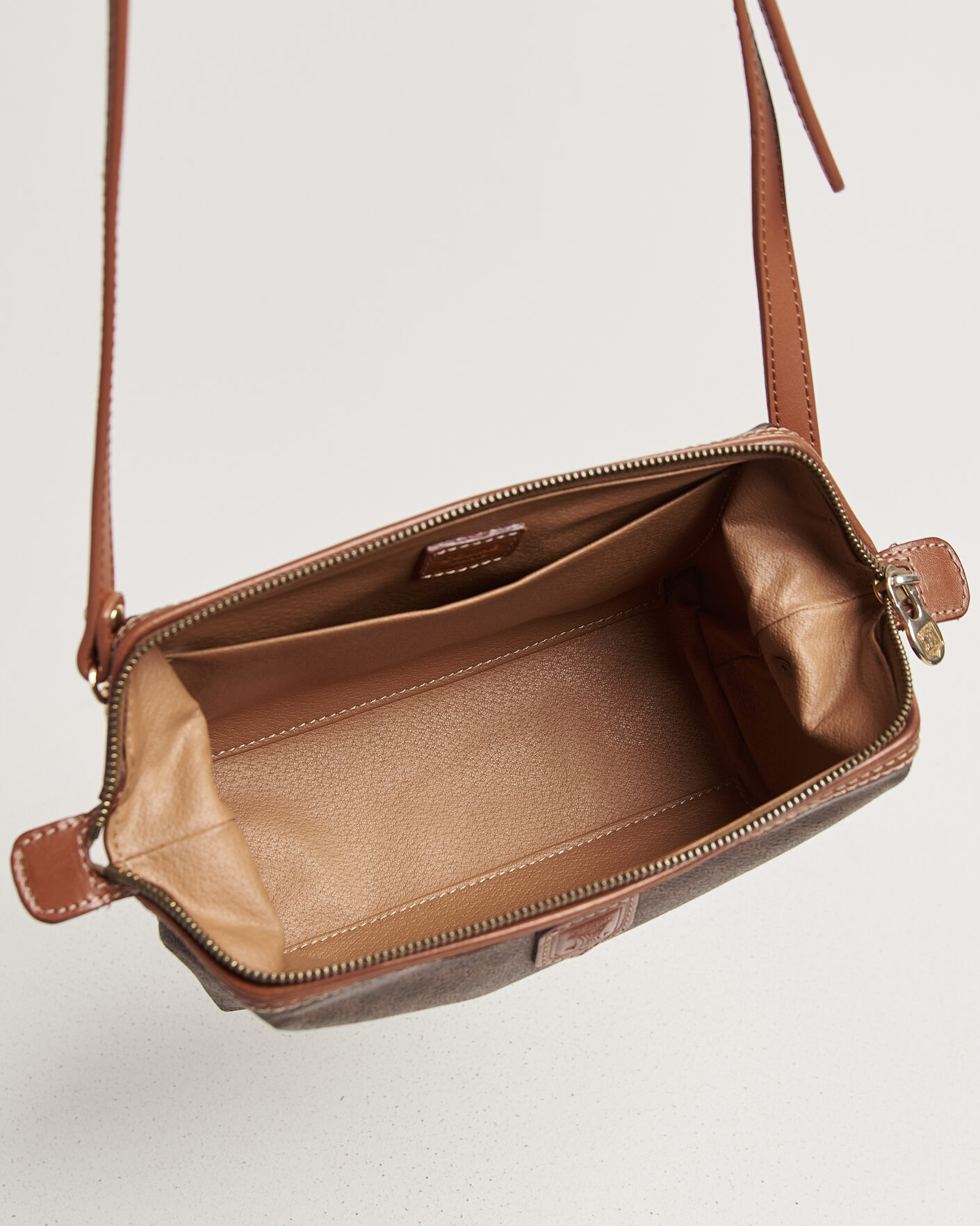 Herre | Pre-Owned & Vintage Bags | Celine Pre-Owned | Macadame Pouch Bag Monogram