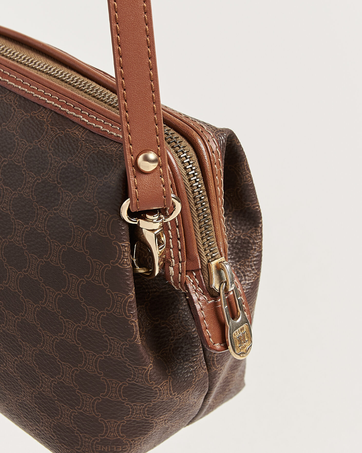 Herre | Pre-Owned & Vintage Bags | Celine Pre-Owned | Macadame Pouch Bag Monogram