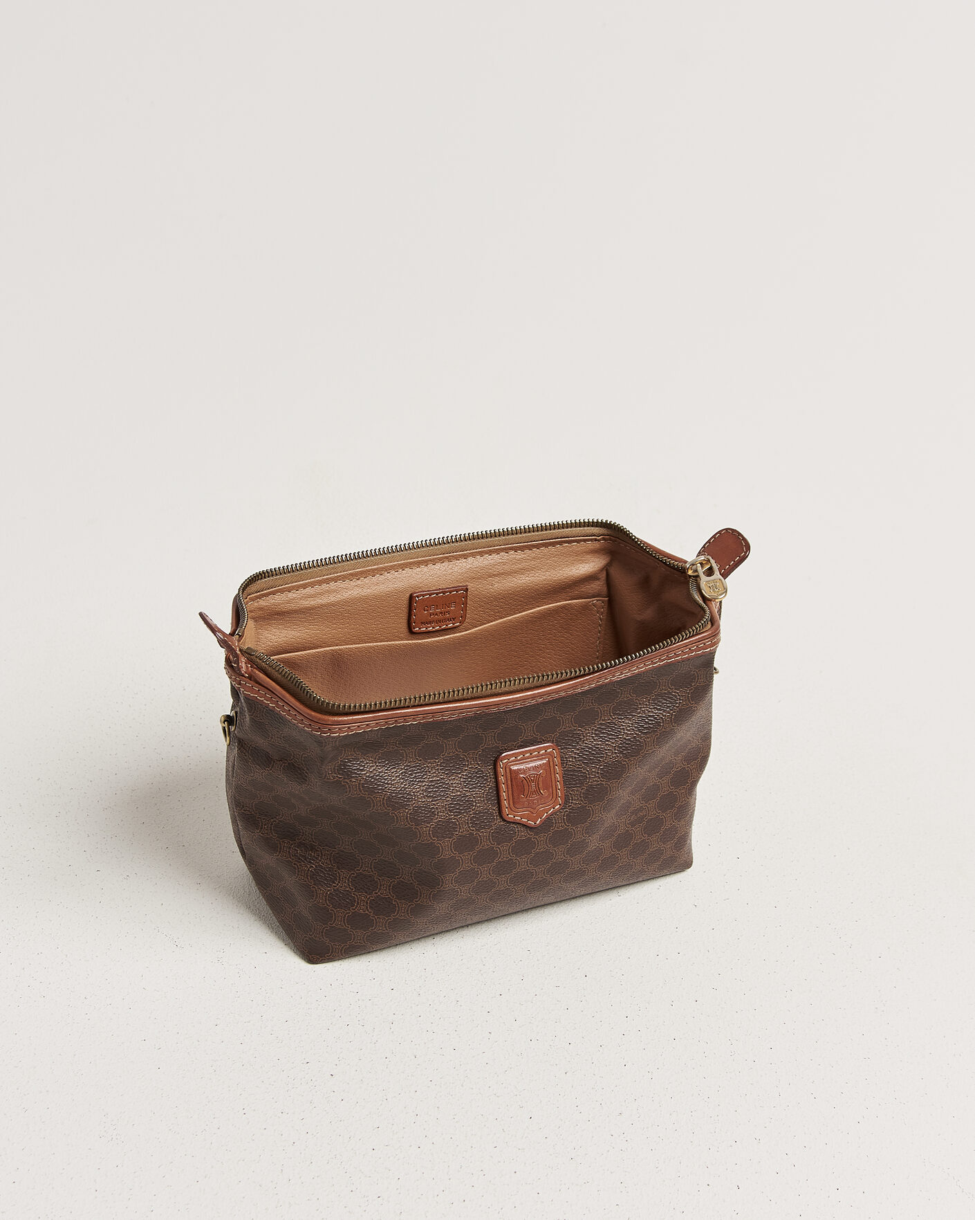 Herre | Pre-Owned & Vintage Bags | Celine Pre-Owned | Macadame Pouch Bag Monogram