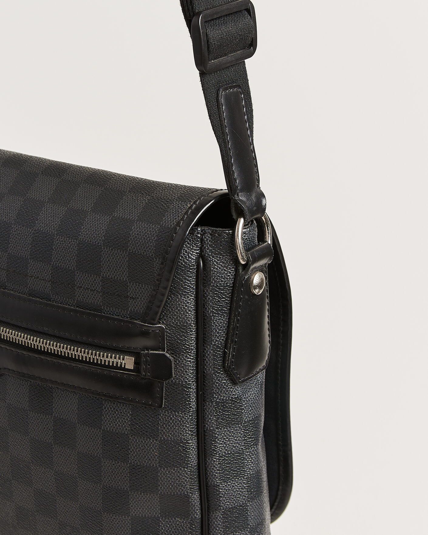 Herre | Pre-Owned & Vintage Bags | Louis Vuitton Pre-Owned | Daniel MM Shoulder Bag Damier Graphite