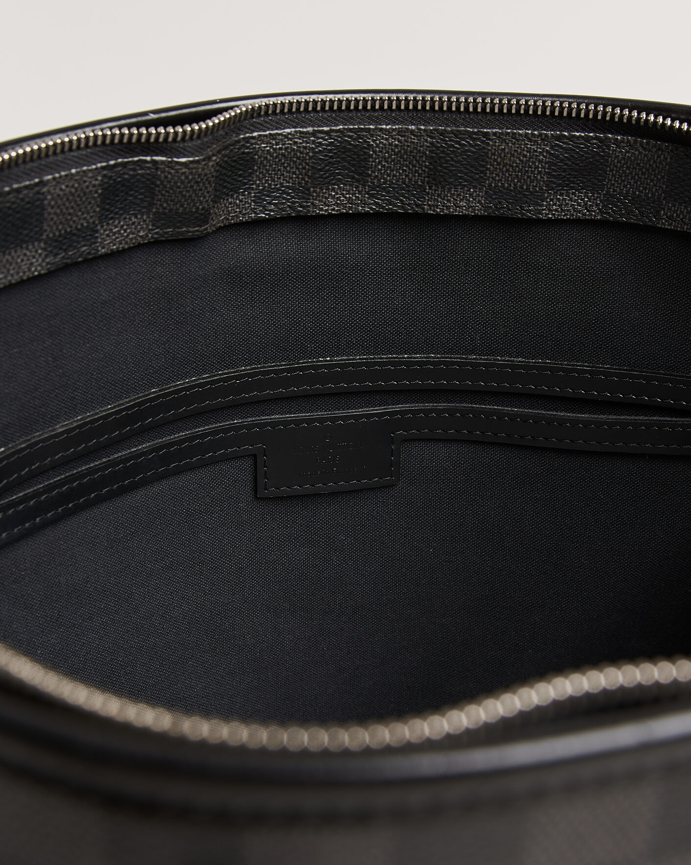 Herre | Pre-Owned & Vintage Bags | Louis Vuitton Pre-Owned | Tadao Tote Bag Damier Graphite