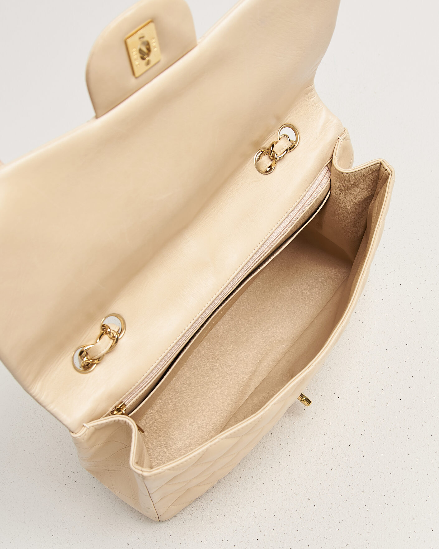 Herre | Chanel Pre-Owned Classic Jumbo Single Flap Bag Lambskin Beige | Chanel Pre-Owned | Classic Jumbo Single Flap Bag Lambskin Beige