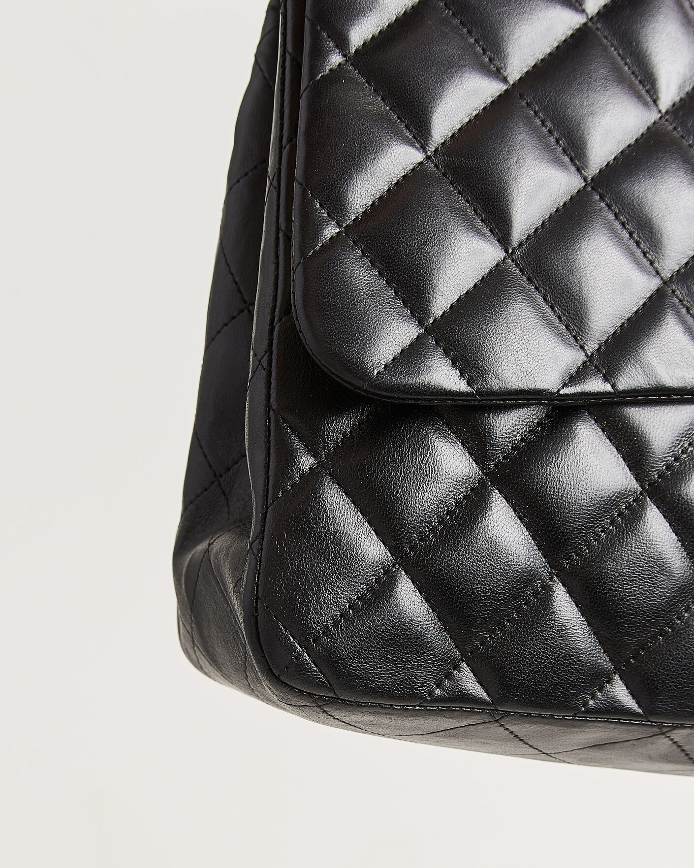 Herre | Chanel Pre-Owned Classic Jumbo Single Flap Bag Lambskin Black | Chanel Pre-Owned | Classic Jumbo Single Flap Bag Lambskin Black