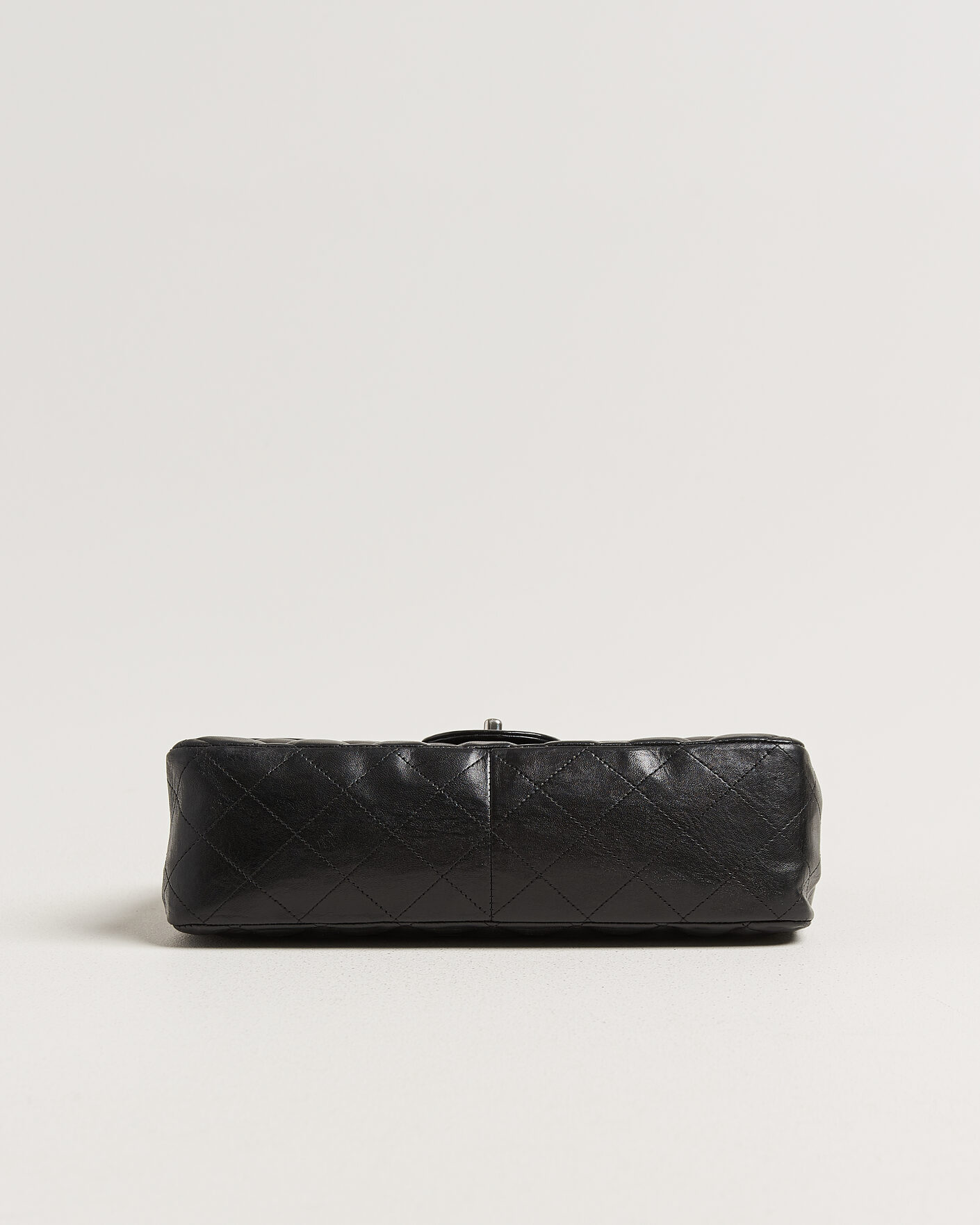 Herre | Pre-Owned & Vintage Bags | Chanel Pre-Owned | Classic Jumbo Single Flap Bag Lambskin Black