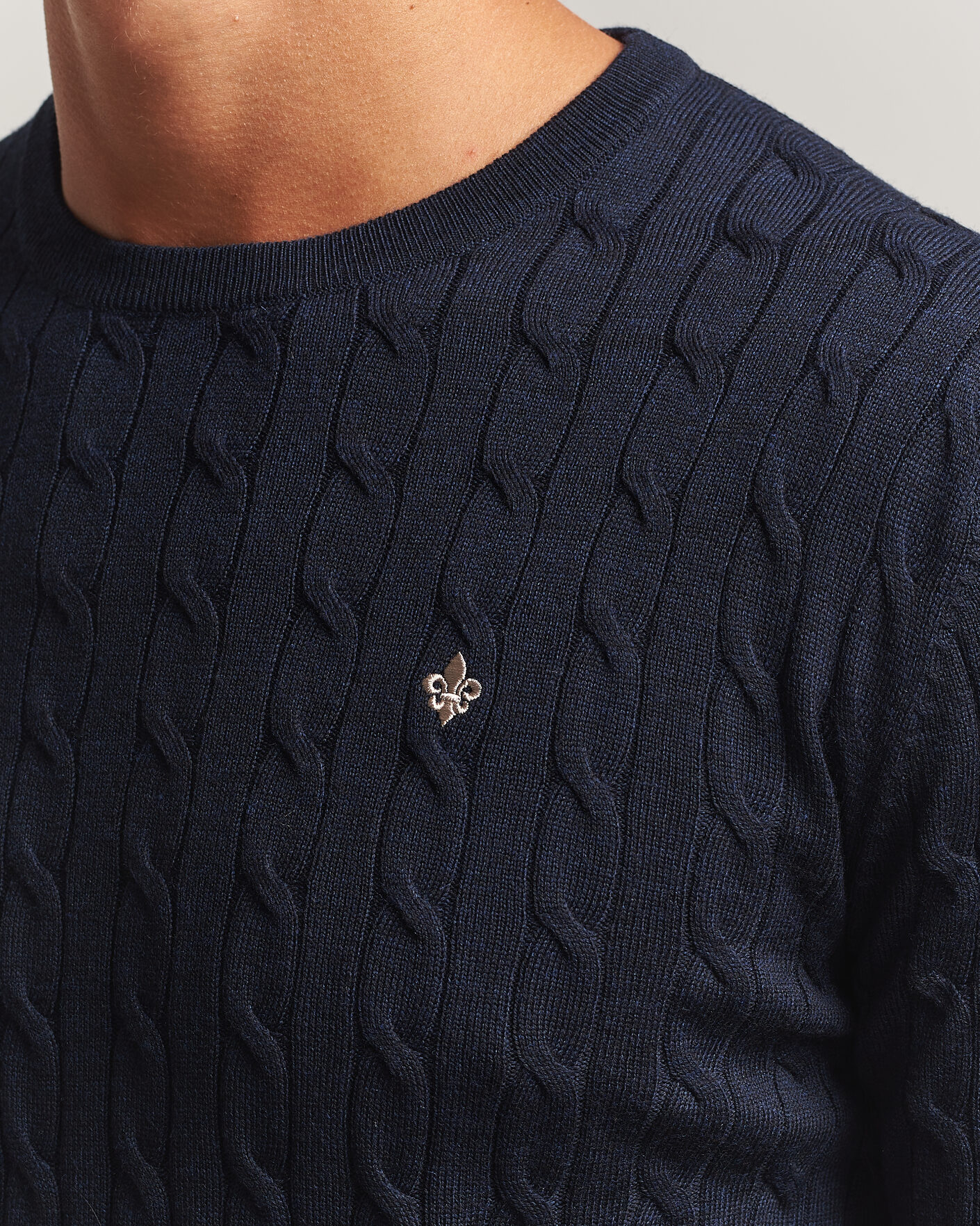 Herre | Gensere | Morris | Merino Cable O-Neck Navy
