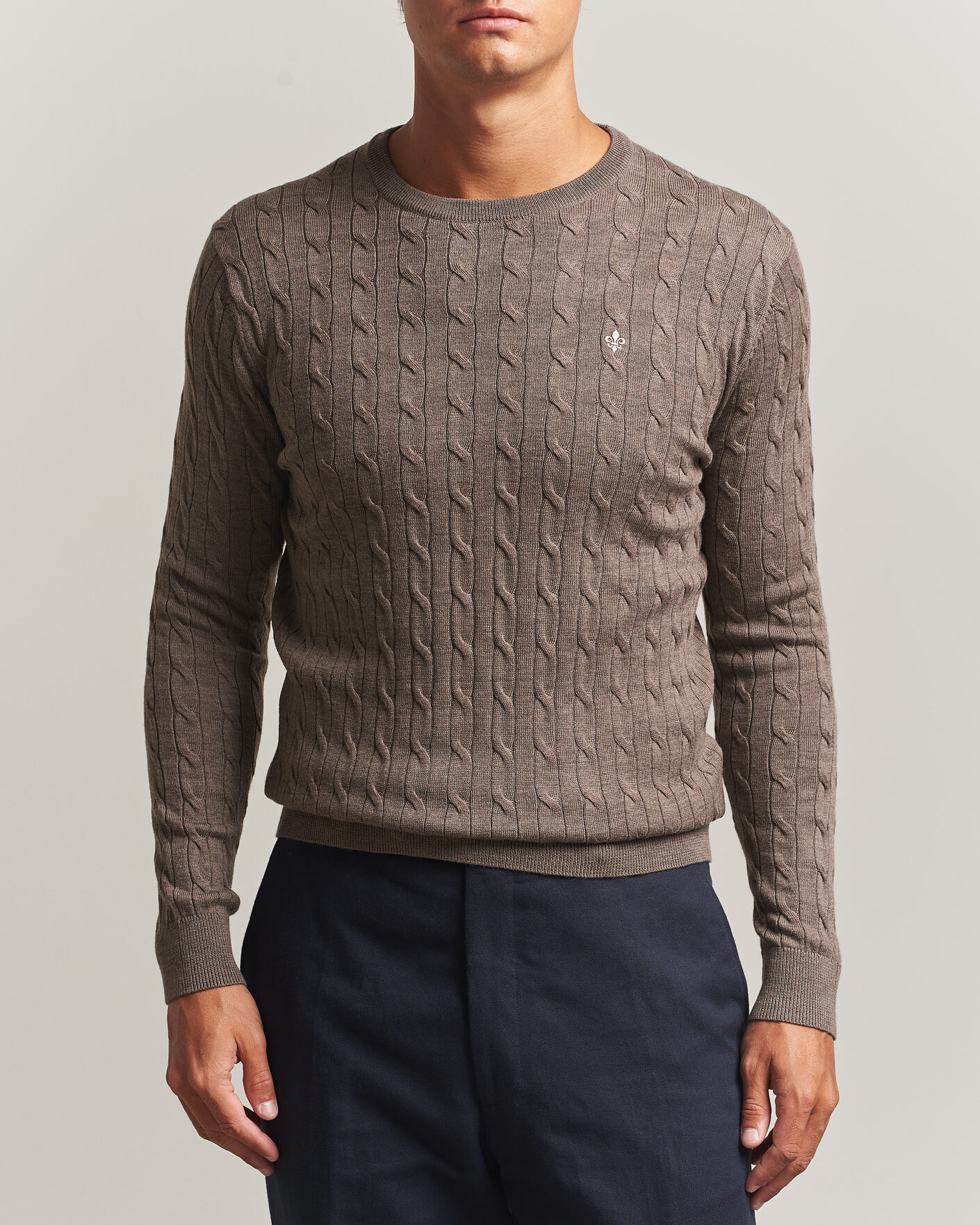 Herre | Gensere | Morris | Merino Cable O-Neck Brown