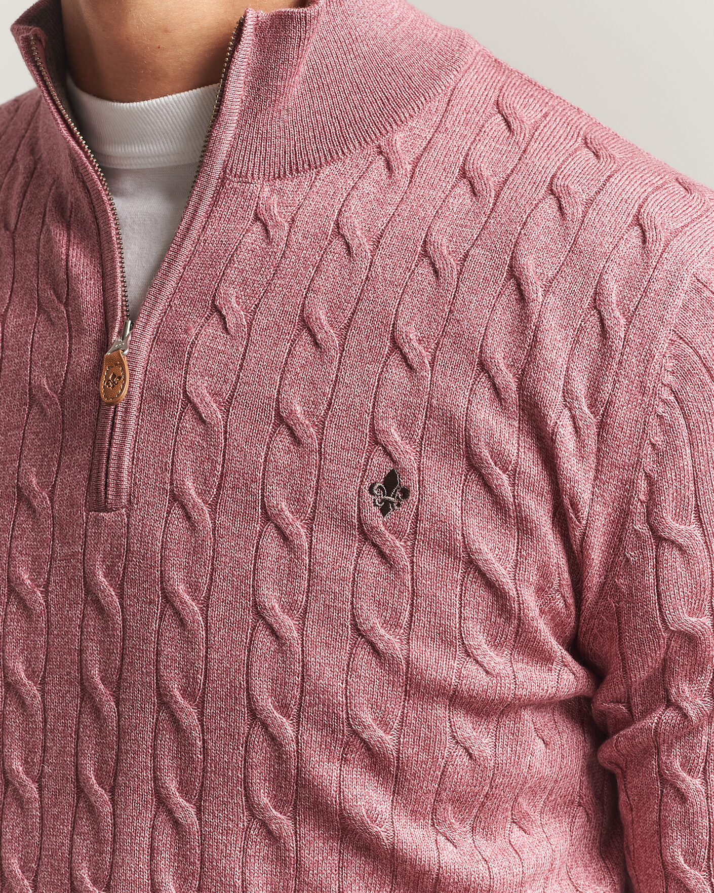 Herre | Gensere | Morris | Merino Cable Half Zip Cerise