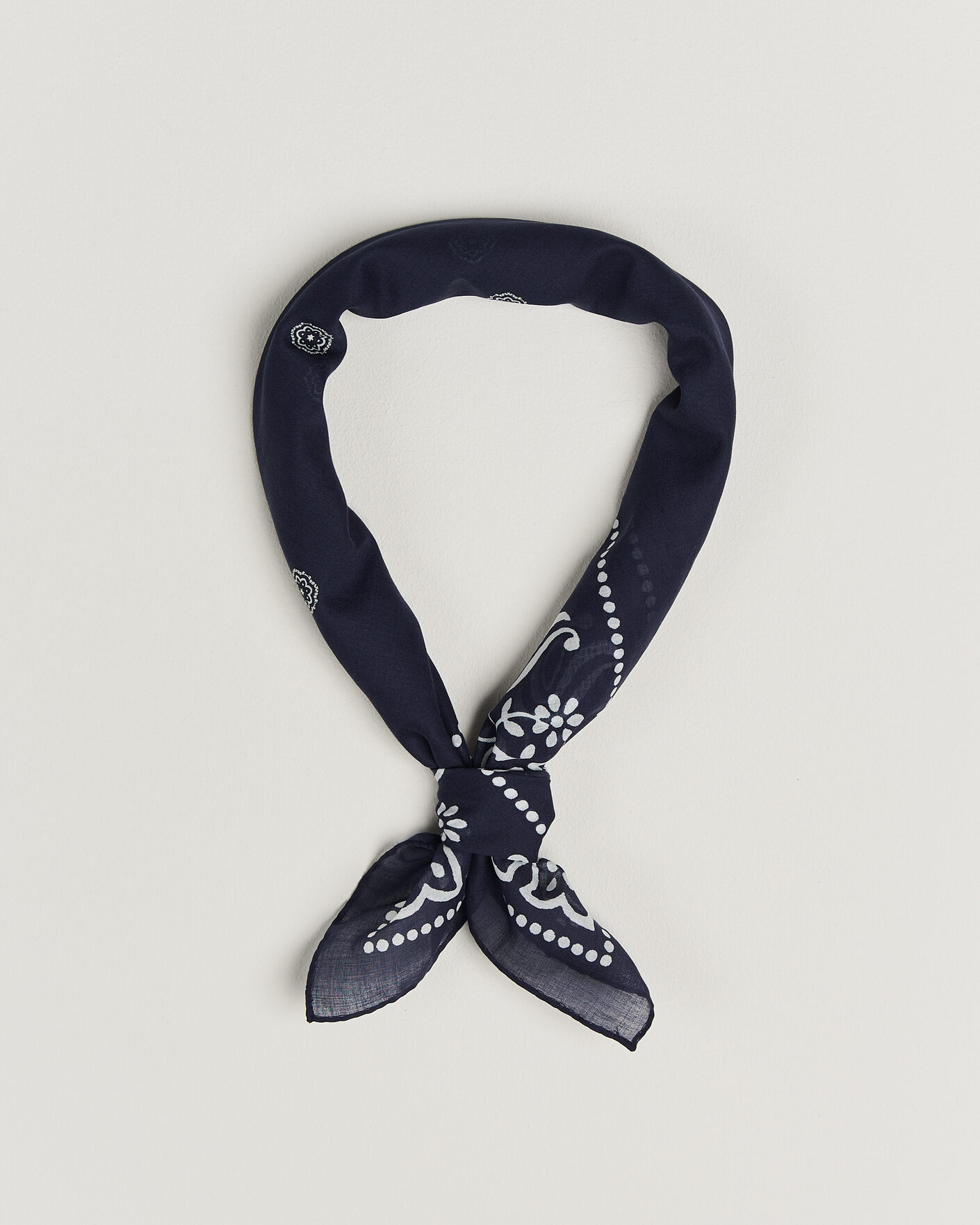 Herre | Scarves | Amanda Christensen | Cotton Voile Printed Flower Bandana Navy