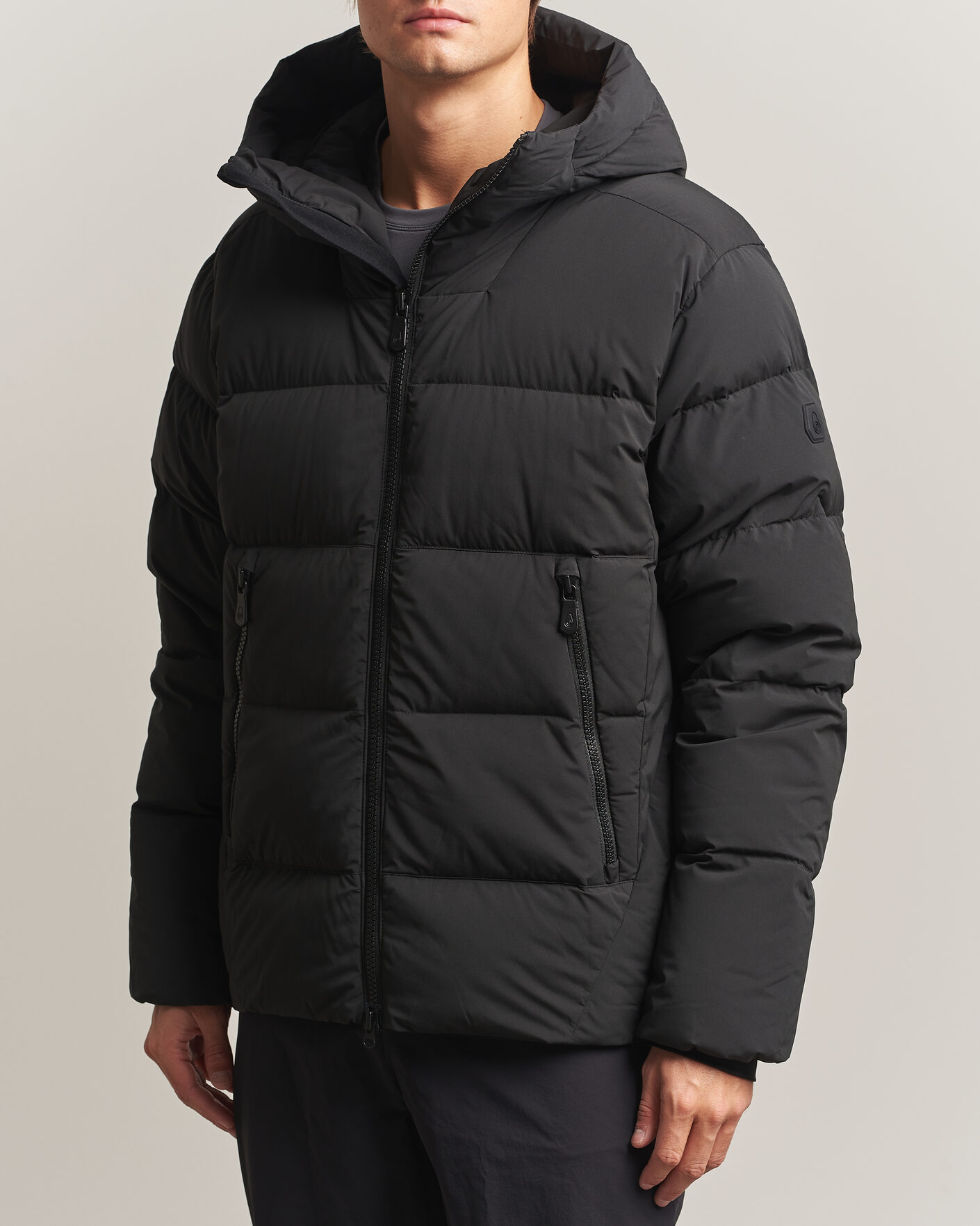 Herre | Jakker | Sail Racing | Cloud Stretch Down Hooded Jacket Carbon