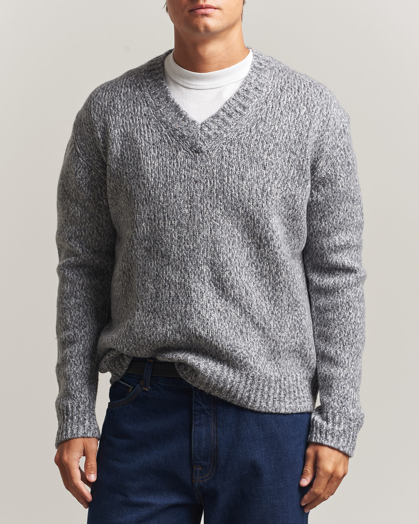 Herre | Gensere | NN07 | Flint Wool Knitted V-Neck Grey Melange