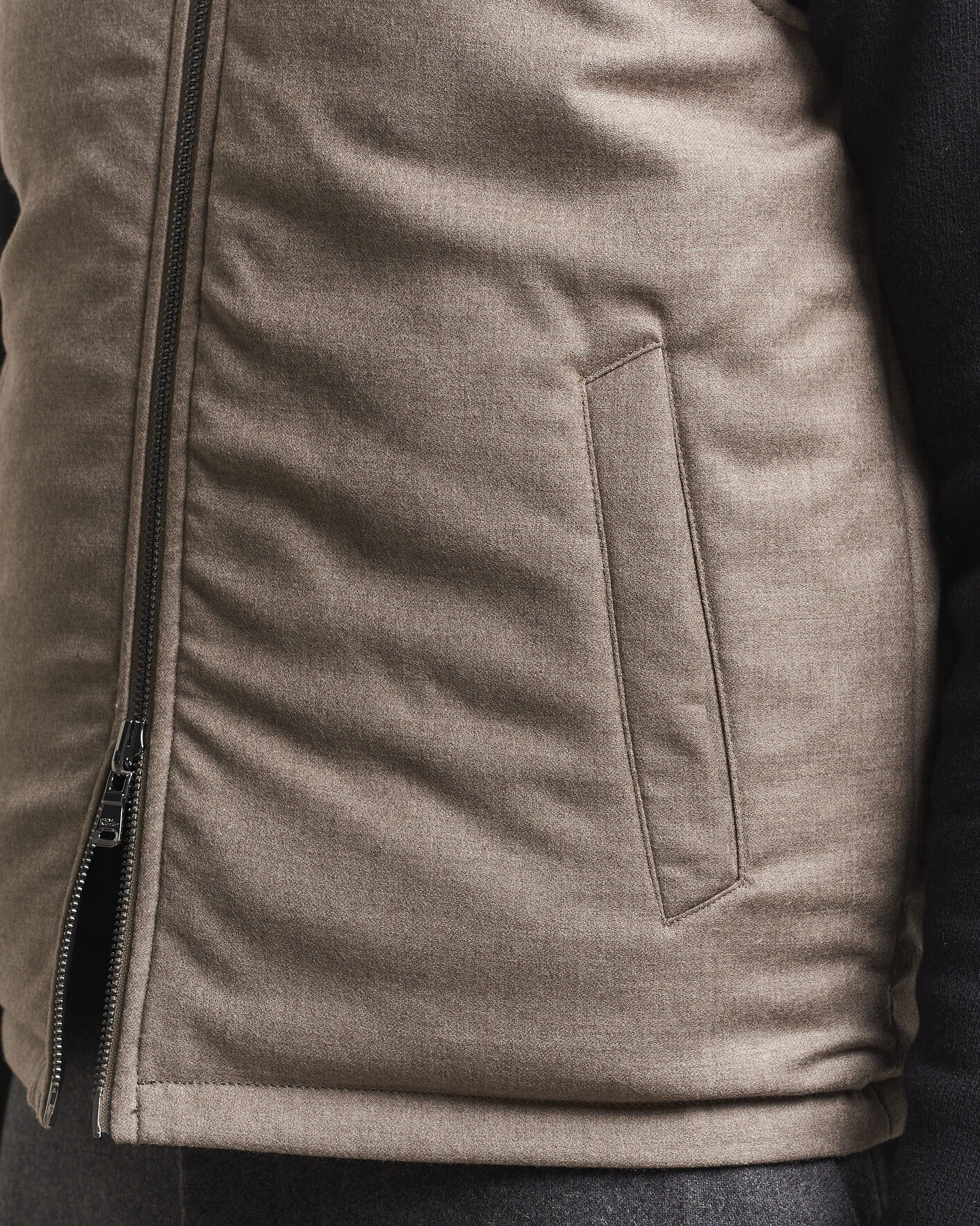 Herre | Vester | Oscar Jacobson | Nylon/Wool Reversible Vest Taupe